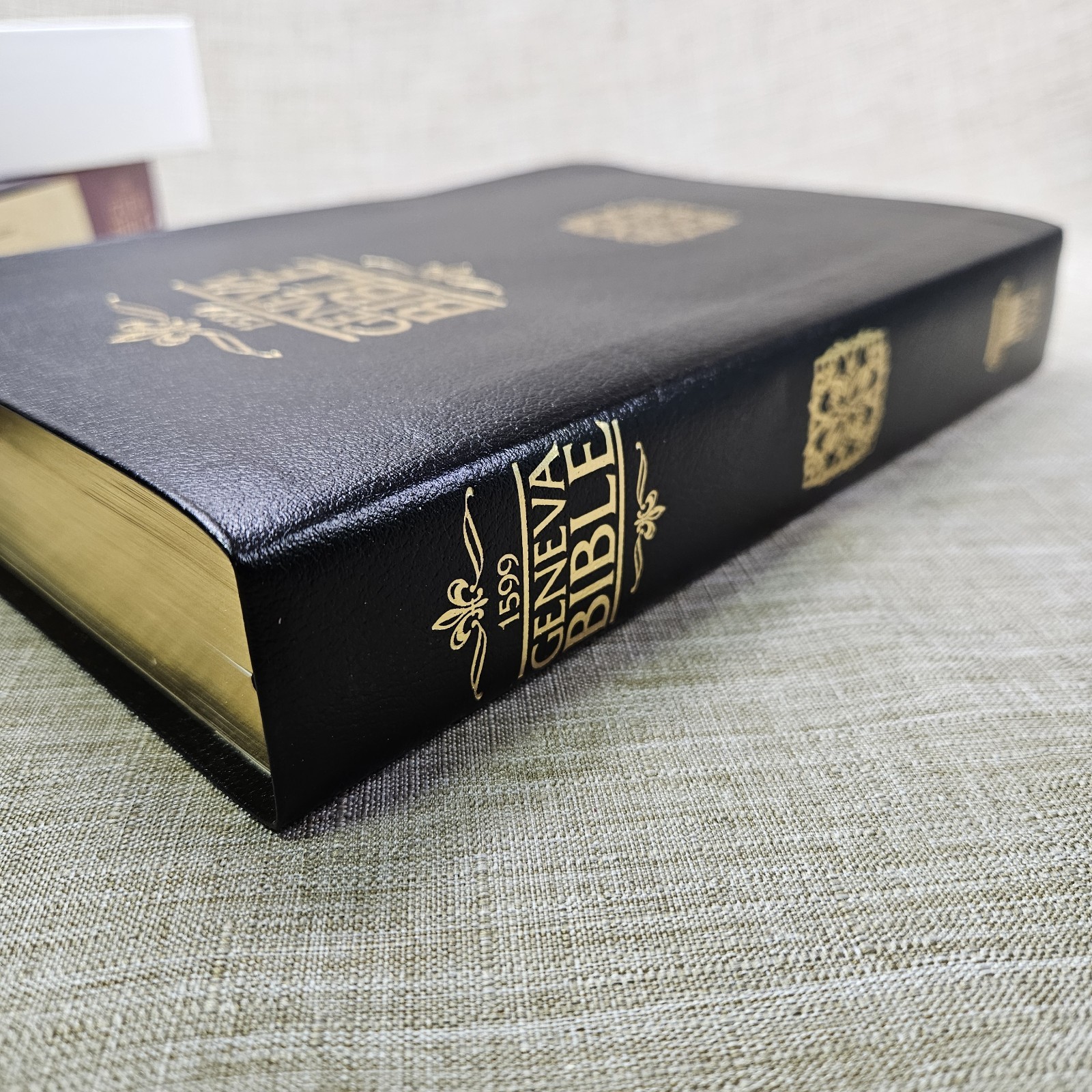 1599 Geneva Bible Black Bonded Leather New Unused w/ CD Tolle Lege Press Boxed
