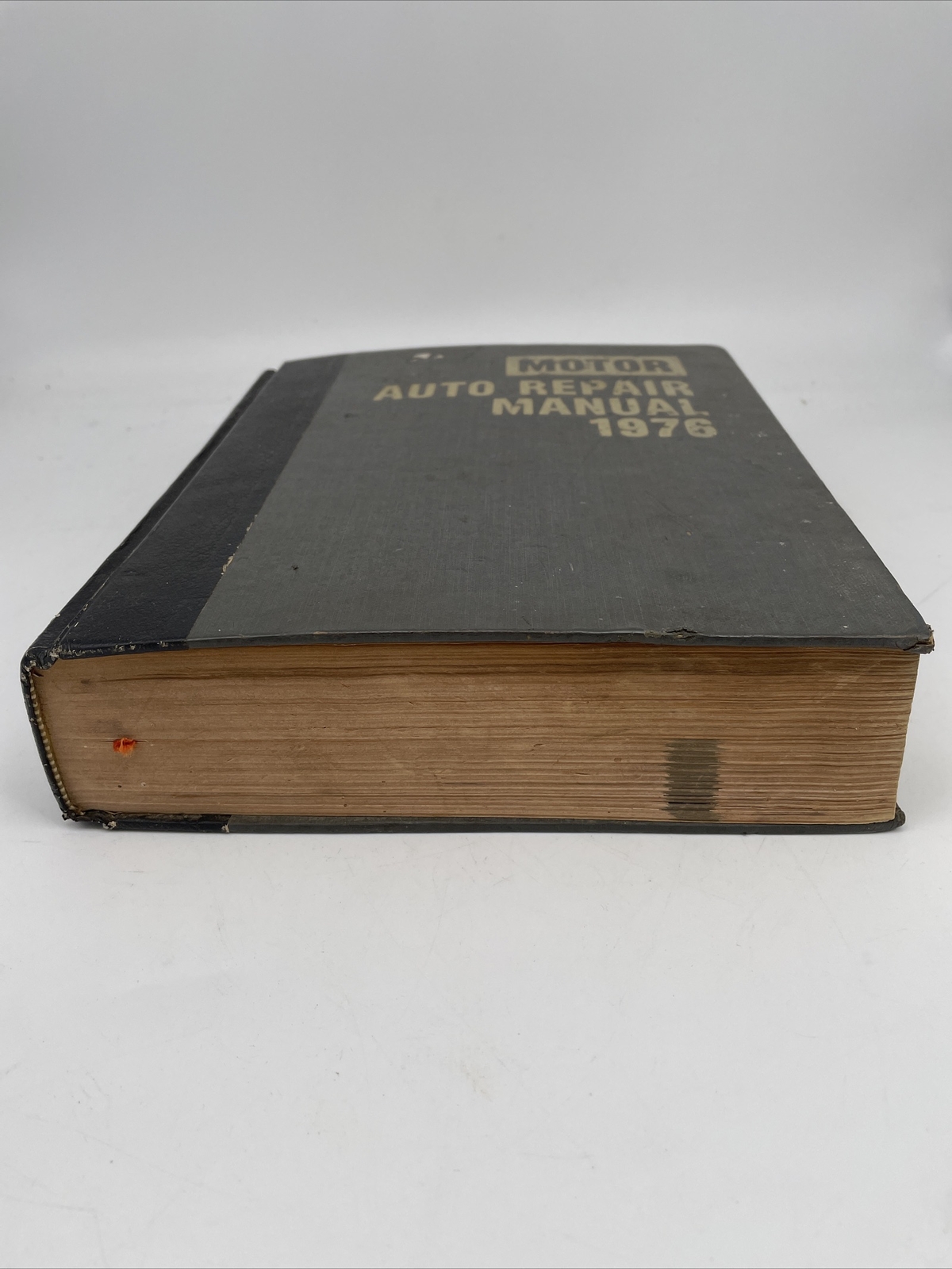 Motor Auto Repair Manual 1976 39th Edition First Printing Hardcover w/thumb-tabs