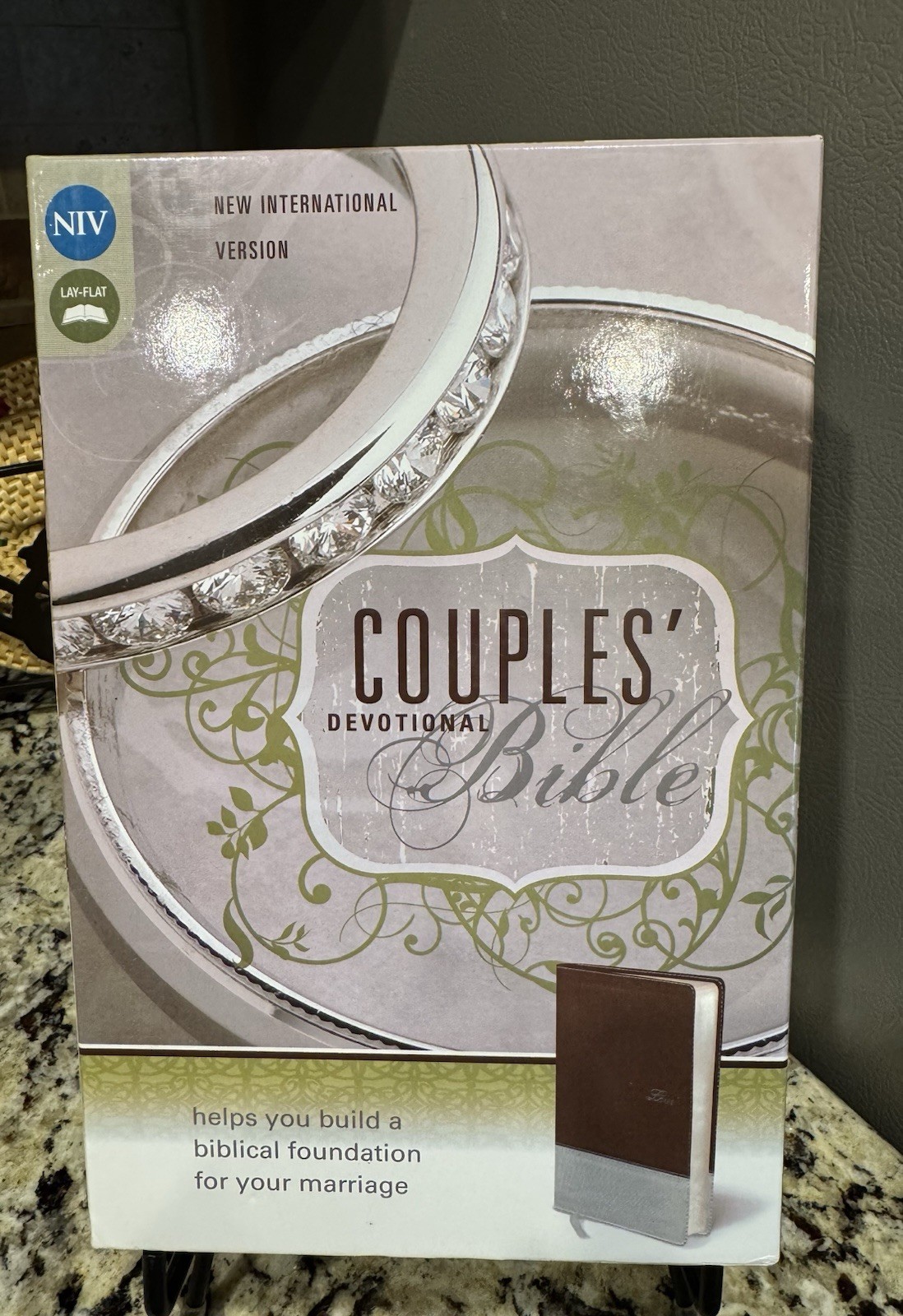 NWT in box Zondervan NIV Couples‘ Devotional Bible Brown/Silver Leathersoft 2012