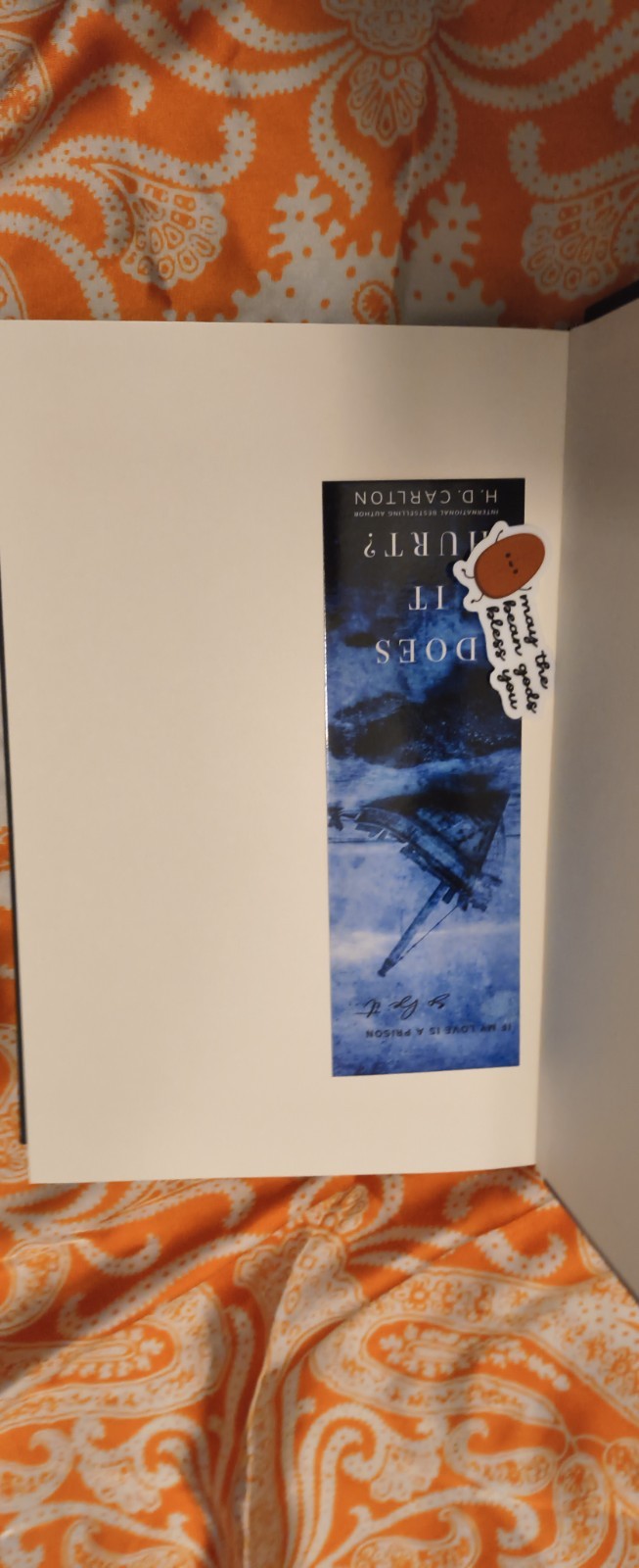 H. D. Carlton Does It Hurt? Signed Paperback Fiction Novel Suspense