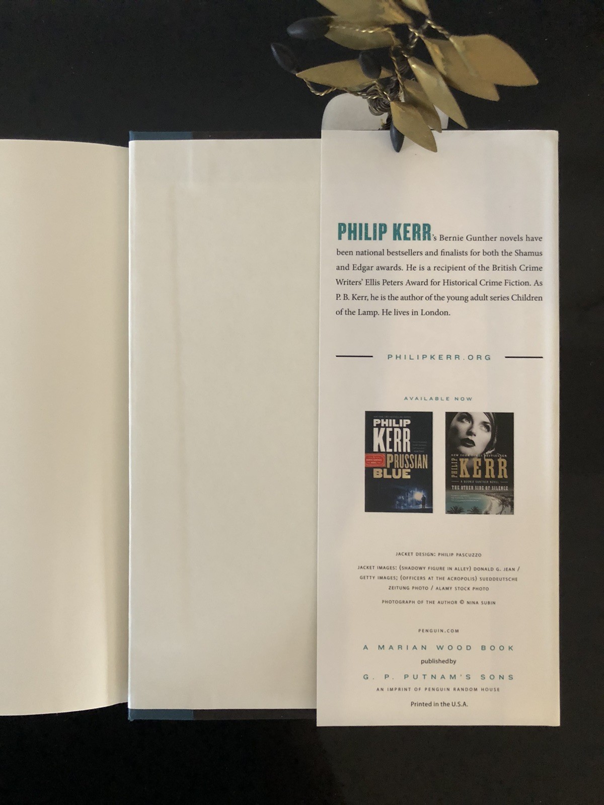 Philip Kerr Greeks Bearing Gifts Putnam 2018 First Ed/F.Pr. H/C D/J L/N Spy-Myst