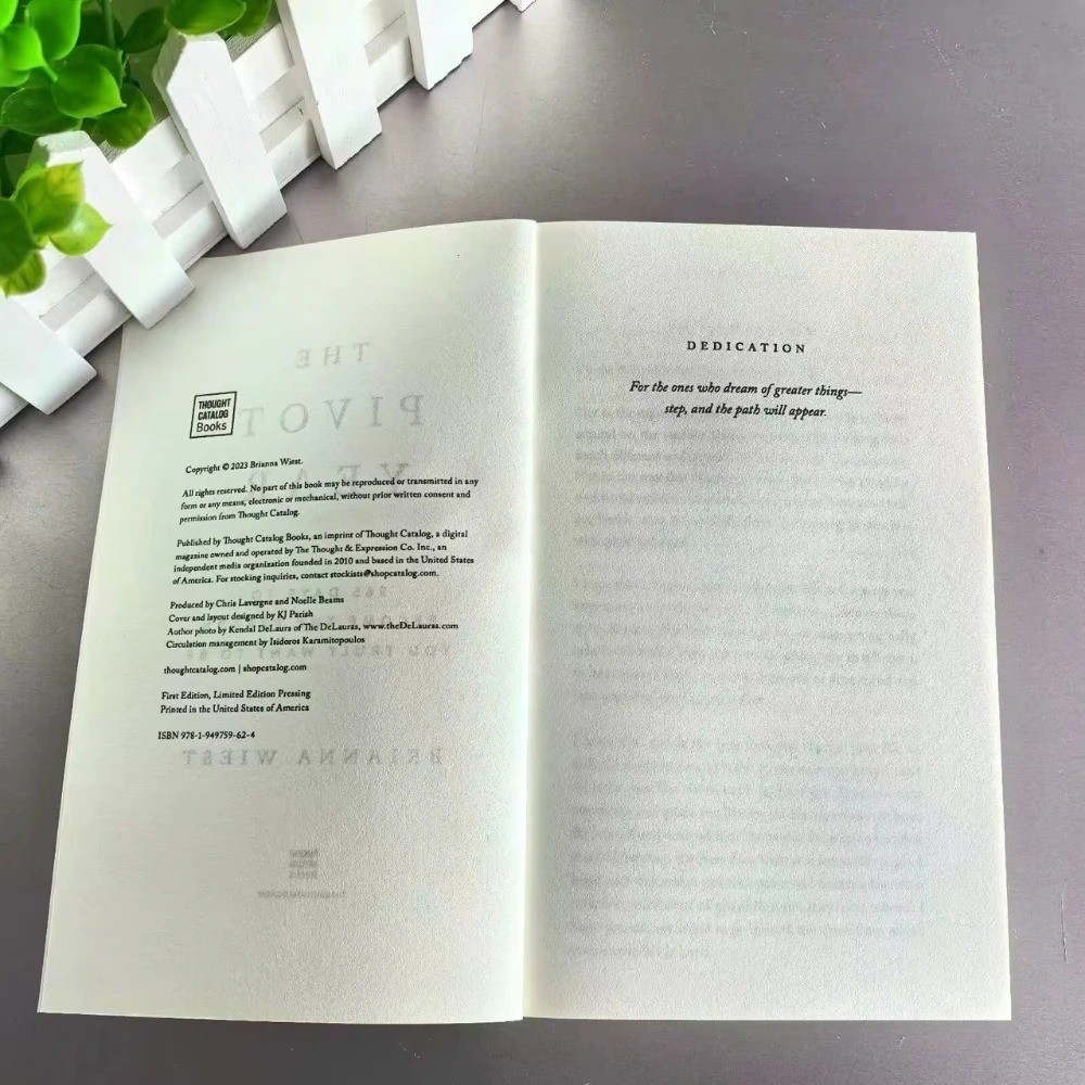The Pivot Year:365 Days To Become The Person You Truly Ant To Be Paperback Book