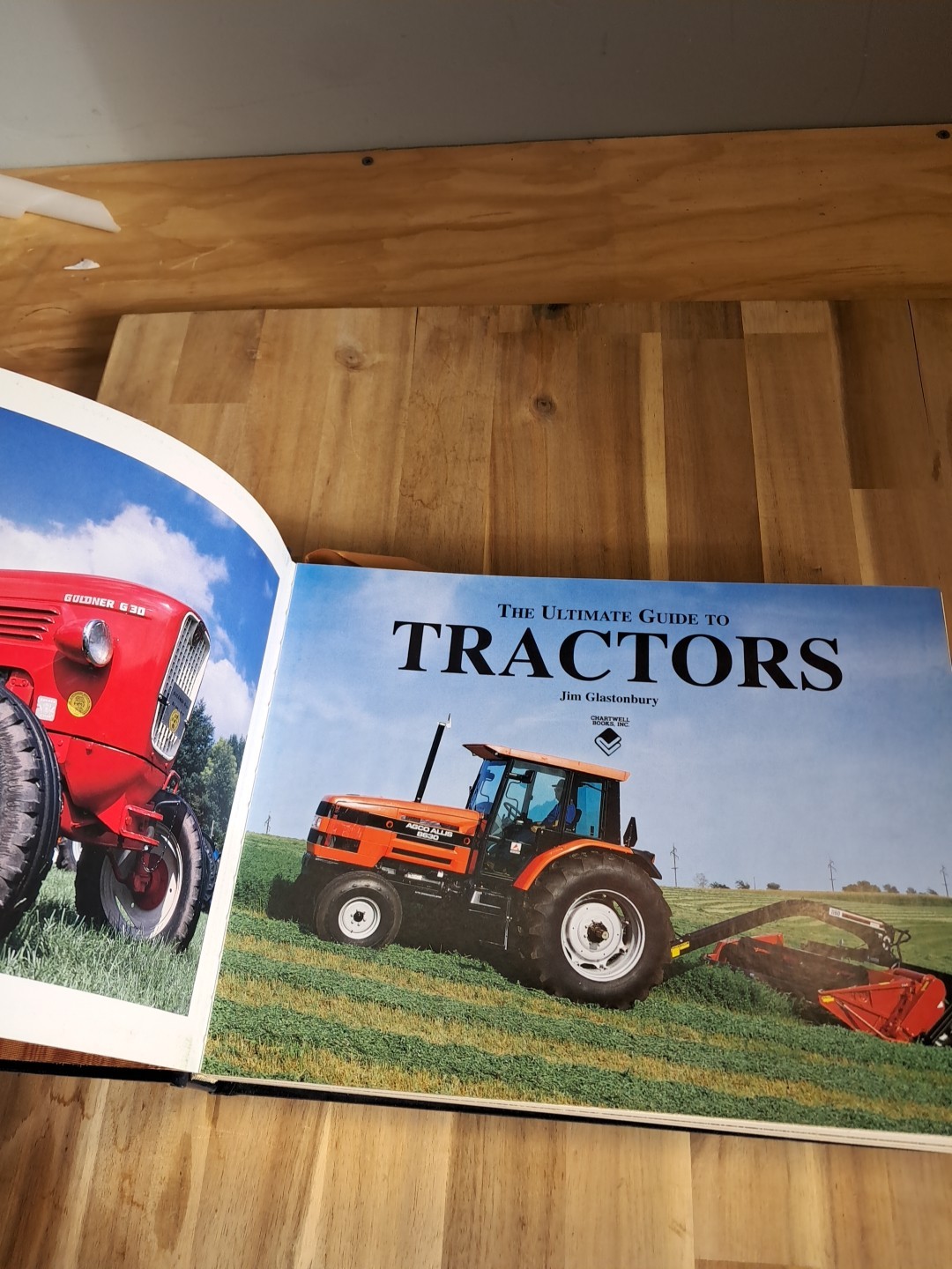 Chartwell Books huge book The Ultimate Guide to Tractors by Jim Glastonbury P80