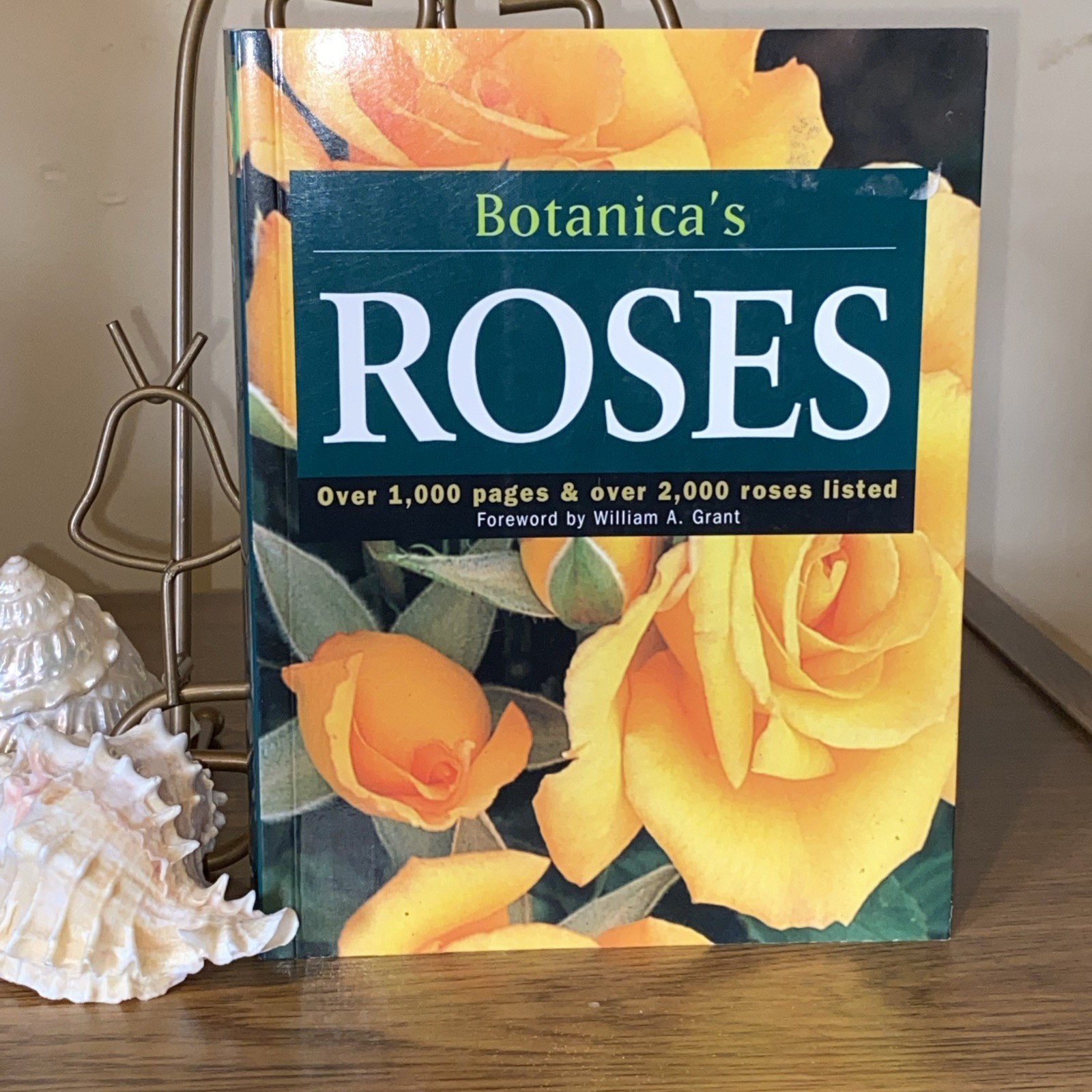 Botanica’s Pocket Roses (Botanica’s Pockets) – Paperback, by Page Susan – Good