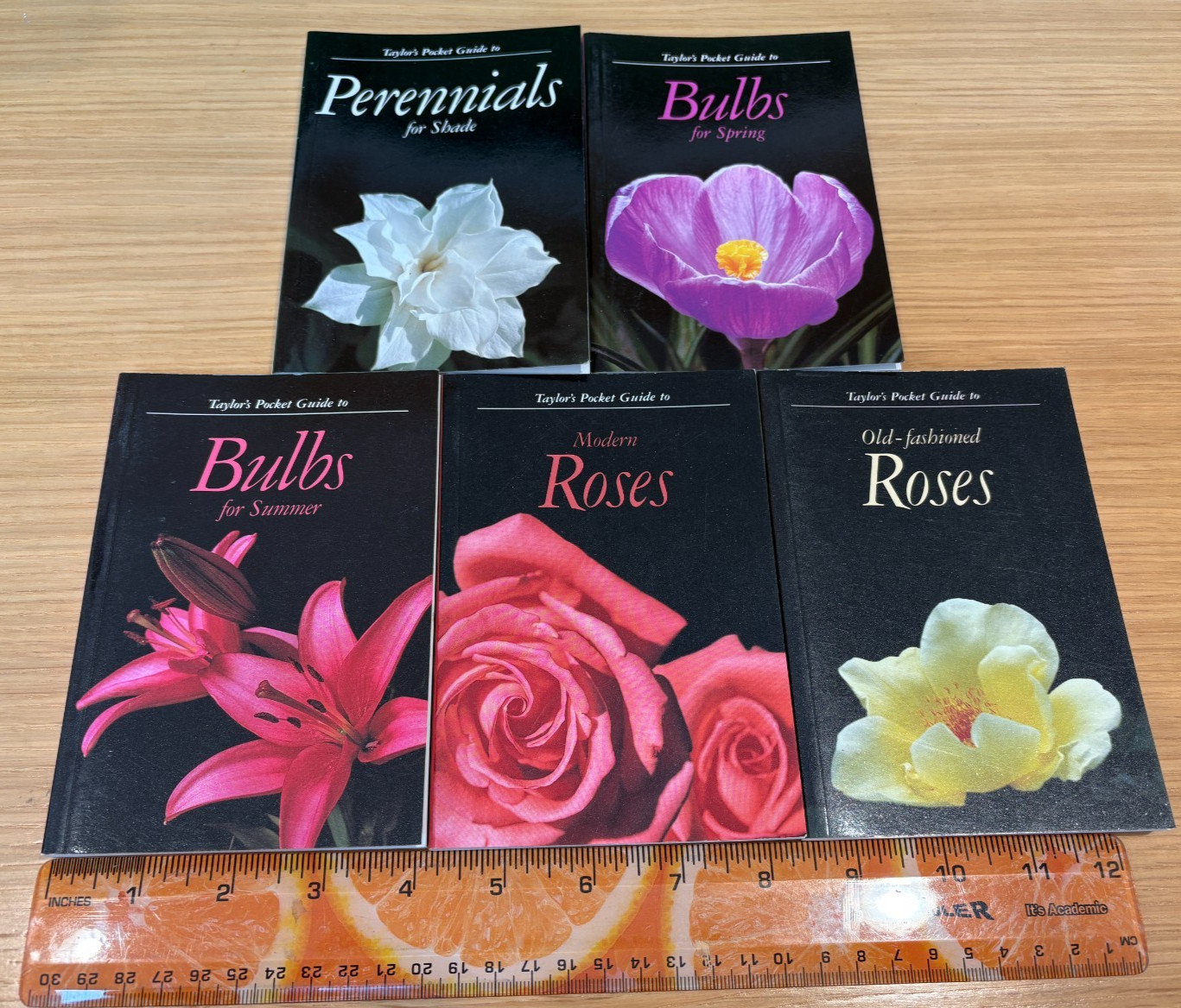 Set of 5 Taylor’s Pocket Guides: Perennials Bulbs Spr/Sum Modern Roses Old Roses
