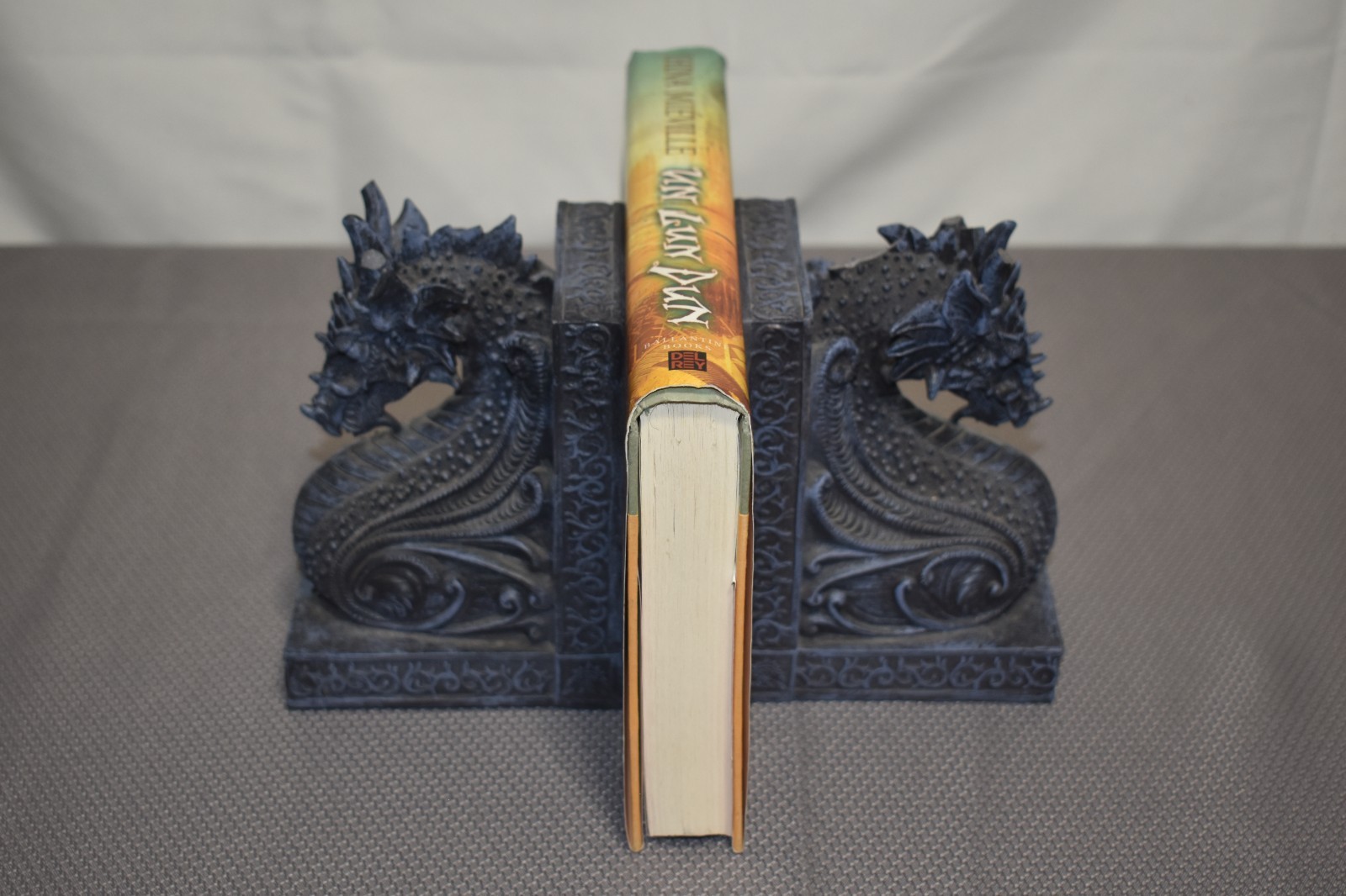 Un Lun Dun by China Miéville (1st Edition/First Printing, 2007, Hardcover)