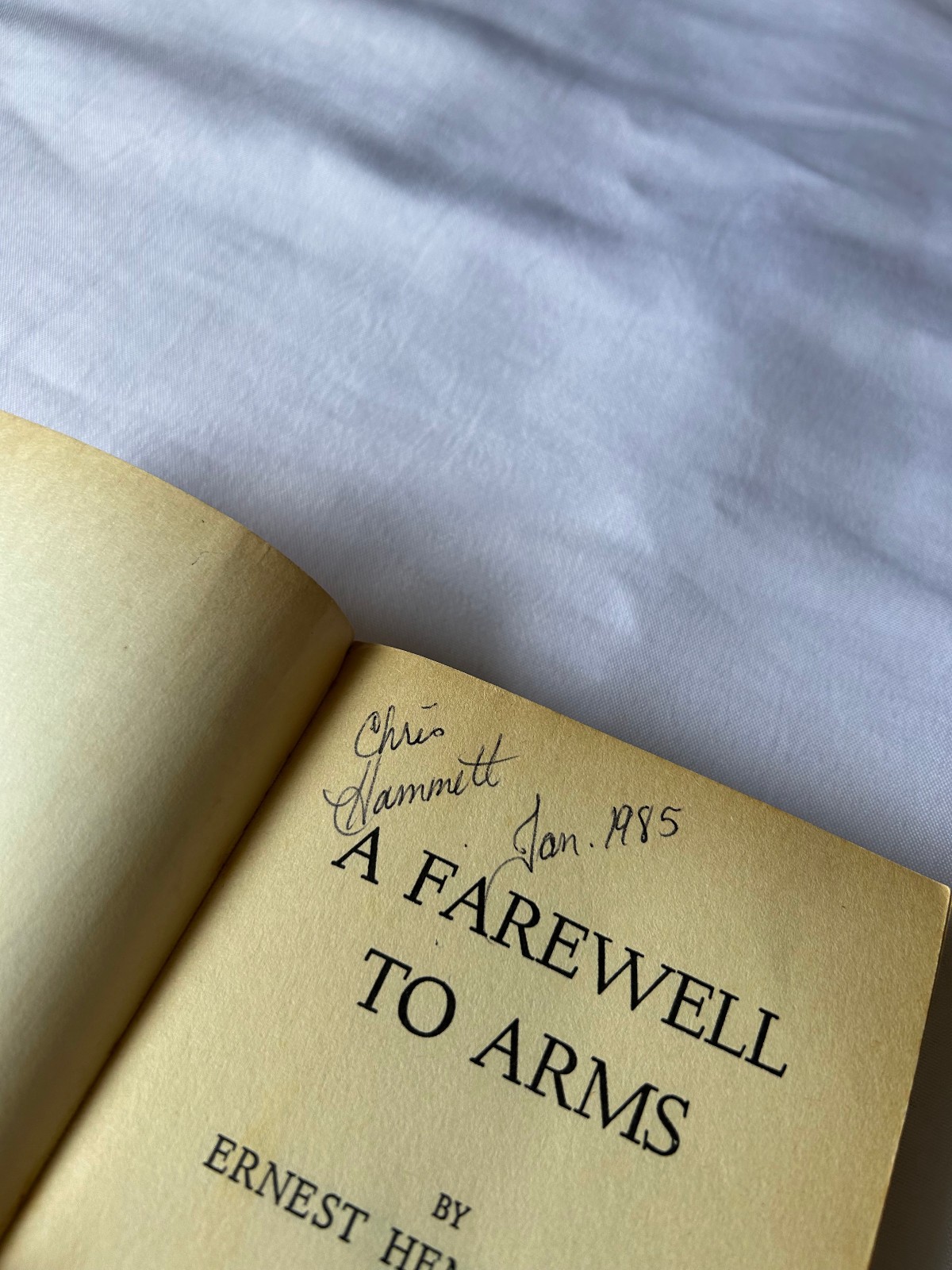 A Farewell to Arms, Ernest Hemingway, paperback 1957