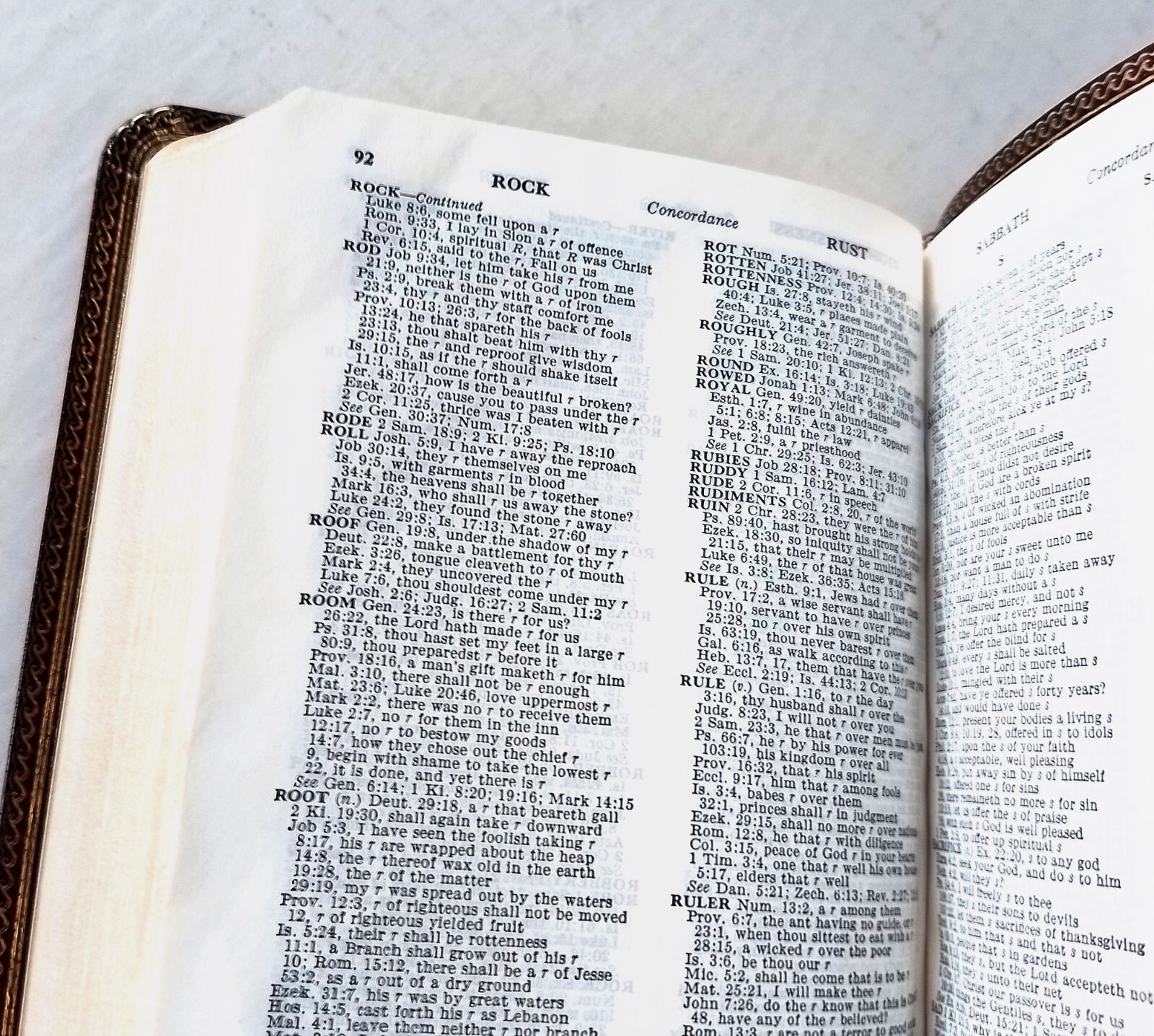 World Bible BURGUNDY GENUINE BONDED LEATHER World’s Thinnest Reference Bible KJV