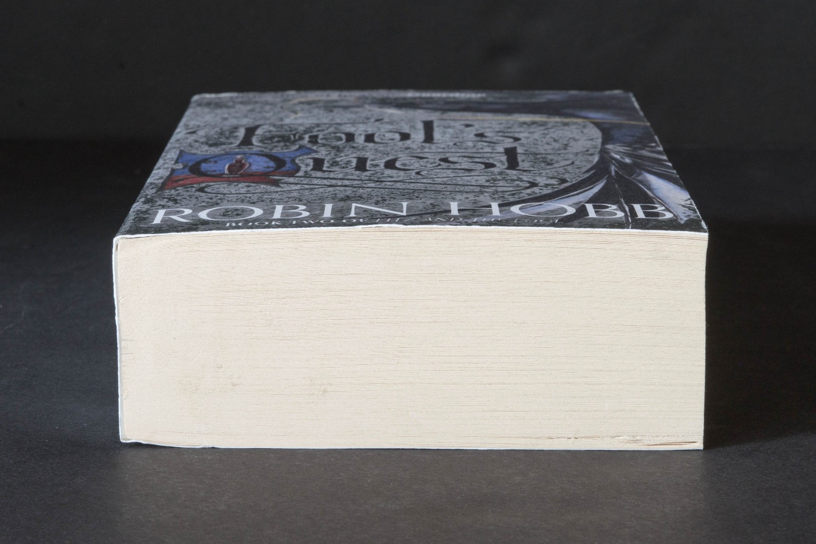 Robin Hobb FOOL’S QUEST UK Edition Trade Paperback Book Fitz and The Fool