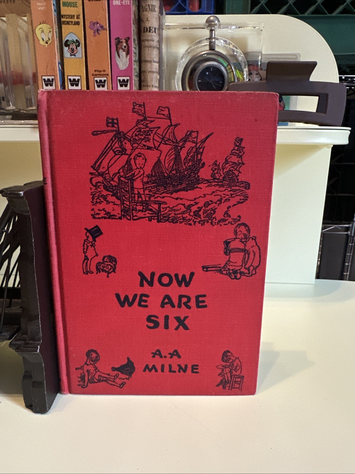 1927 ANTIQUARIAN NOW WE ARE SIX A.A.MILNE HC COLLECTIBLE RED DECOR VINTAGE BOOK