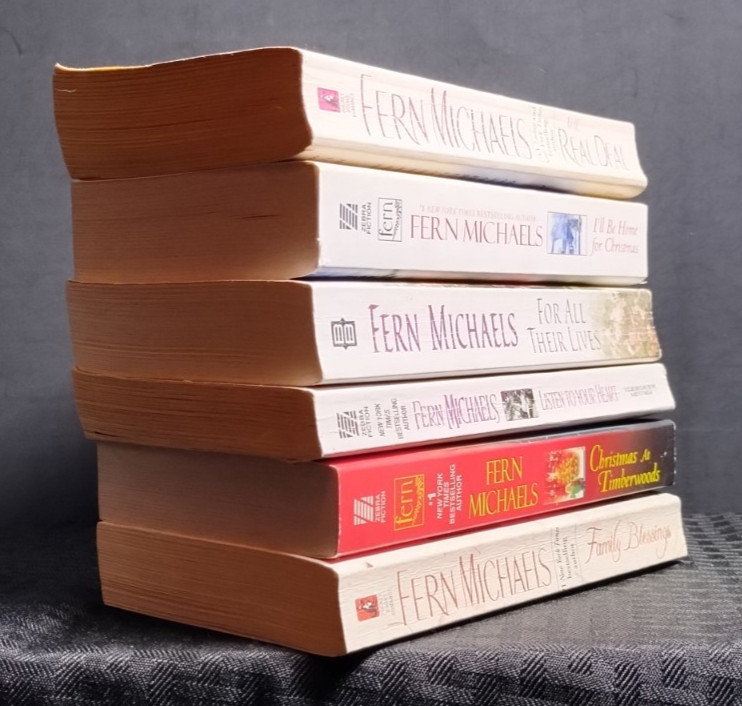 Fern Michaels Lot 6 PB Books Christmas Timberwoods Family Blessings Mixed Titles
