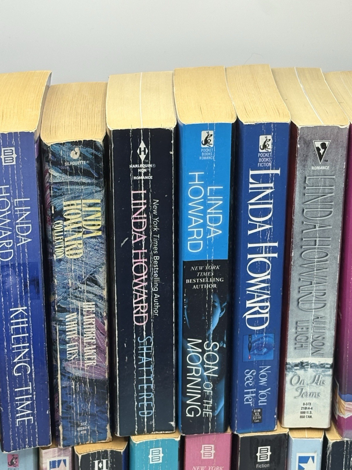Linda Howard Book Lot x37 Paperback