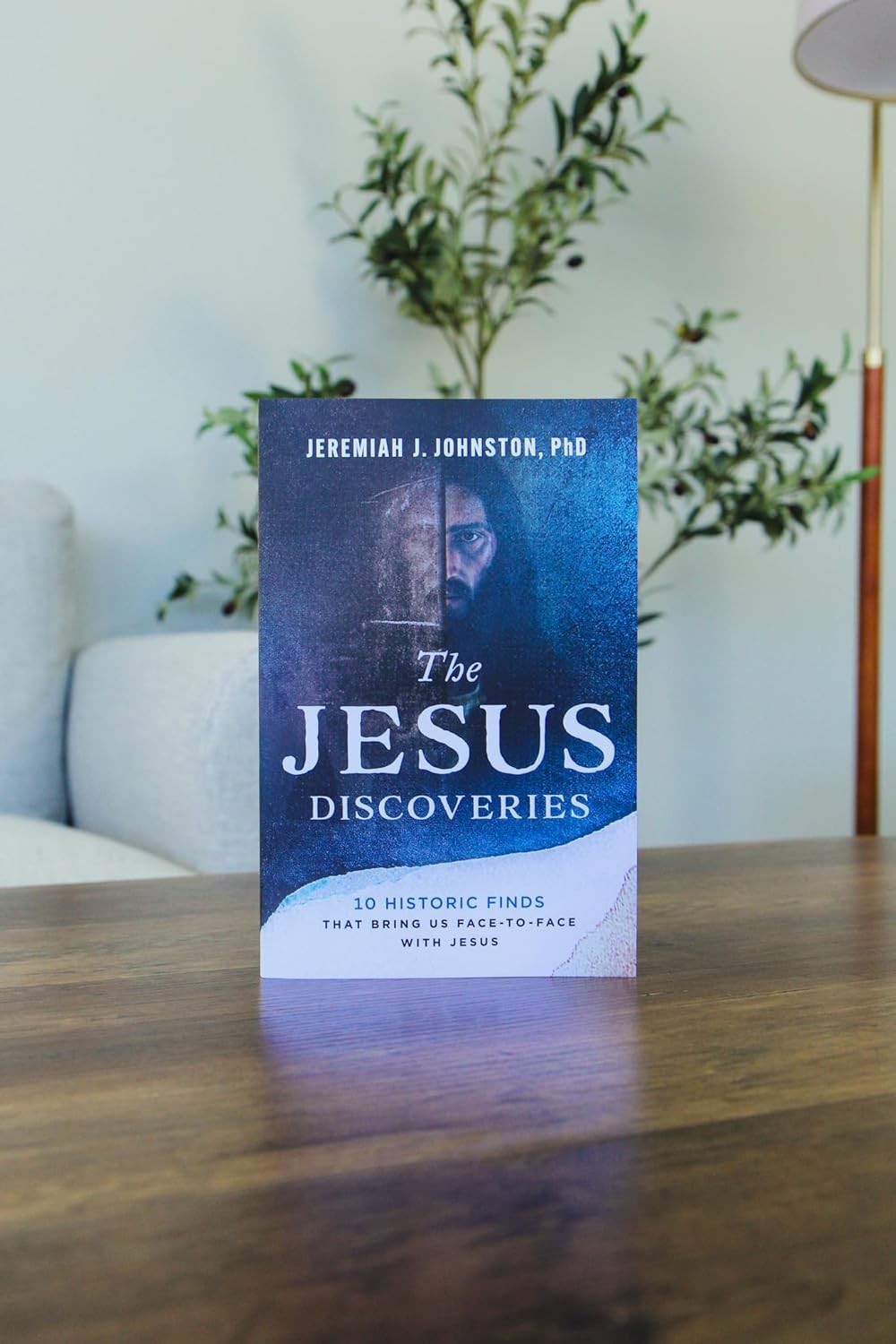 Engaging Jesus Discoveries: 10 Historic Artifacts That Illuminate Biblical Truth