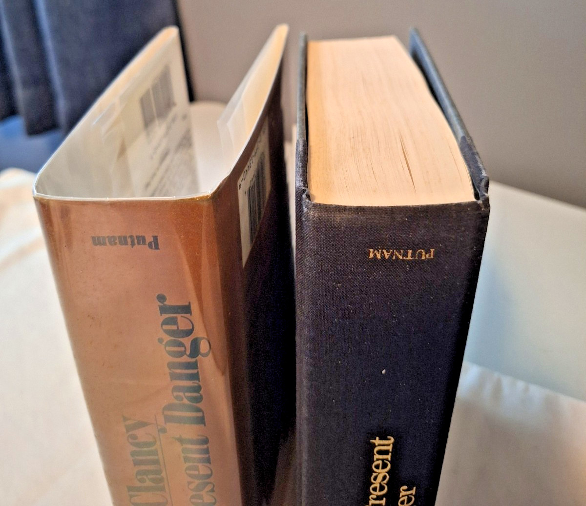 CLEAR and PRESENT DANGER By TOM CLANCY 1ST EDITION DJ A GOOD BOOK