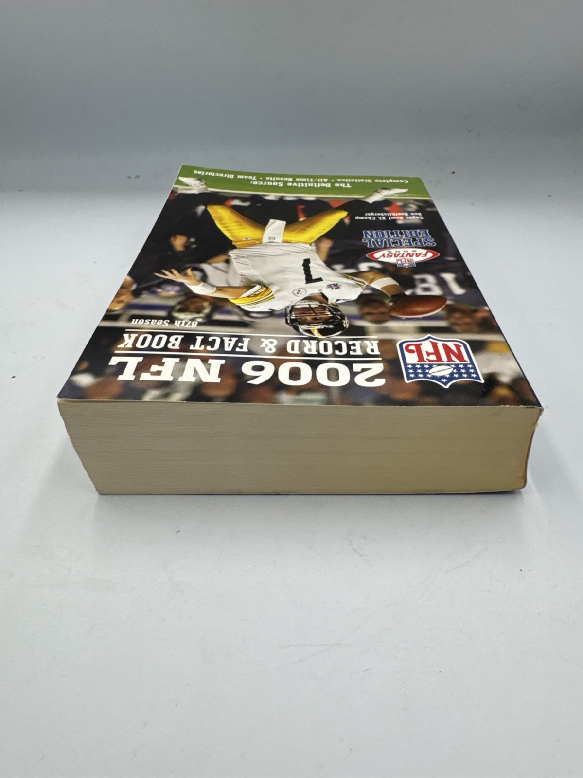 2006 NFL Record Fact Book (Official NFL Record Fact Book) – VERY GOOD