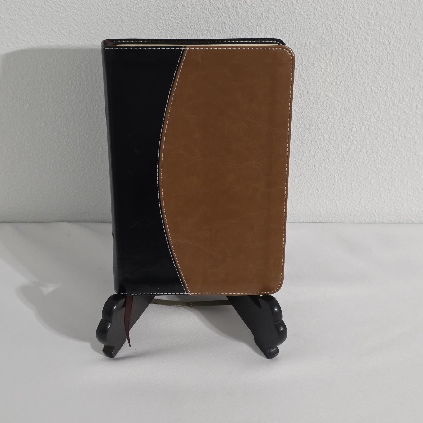 NASB, THINLINE BIBLE, IMITATION LEATHER, BLACK/TAN, RED By Zondervan Publishing