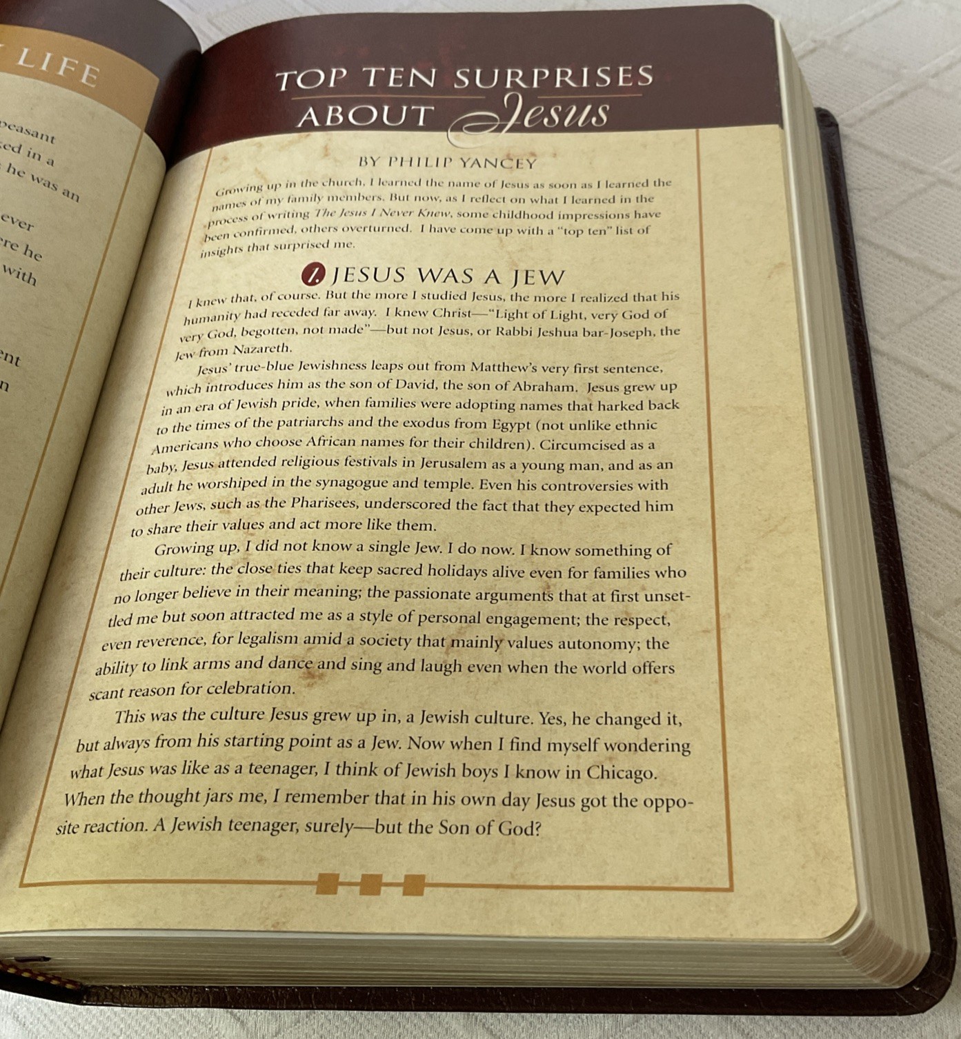 THE KNOWING JESUS STUDY BIBLE. NIB. Burgundy Leather. Free Shipping.