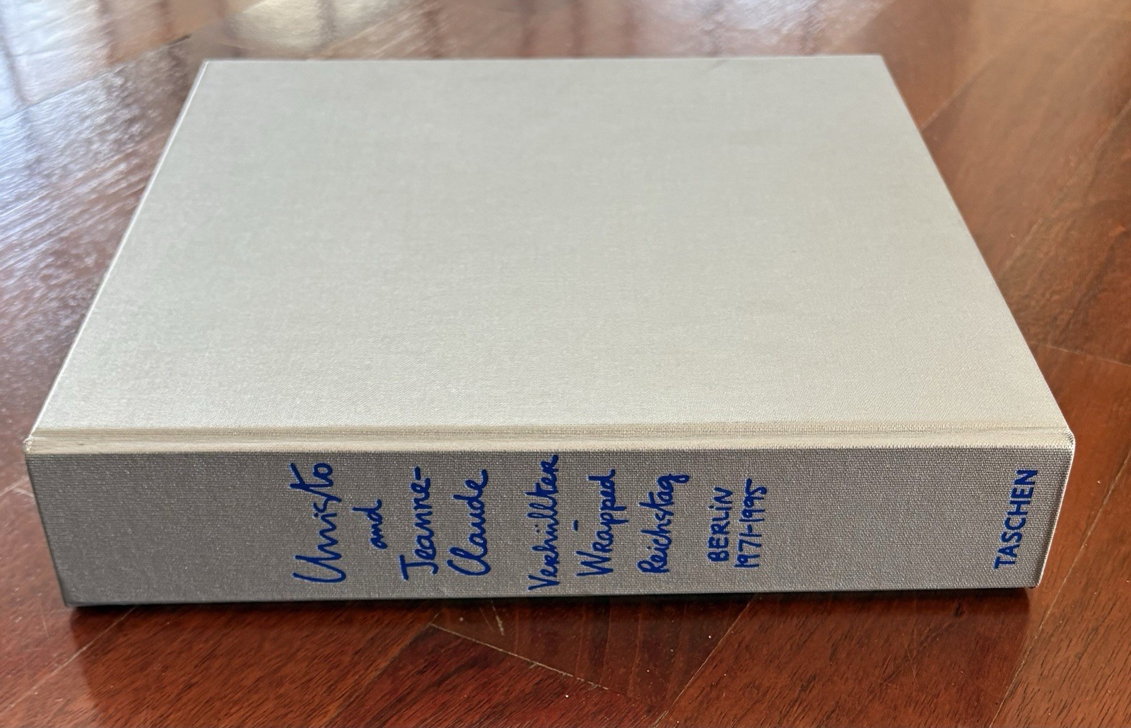 Christo and Jeanne Claude – Wrapped Reichstag, Hardcover #4306 Signed Like new