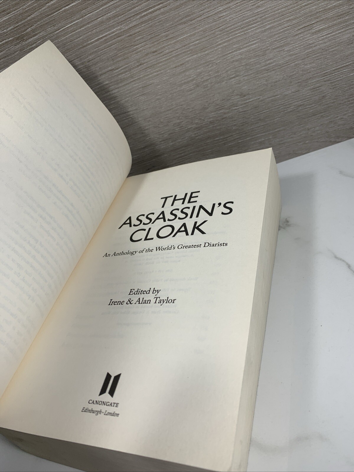 The Assassin’s Cloak by Taylor, Alan (Paperback)