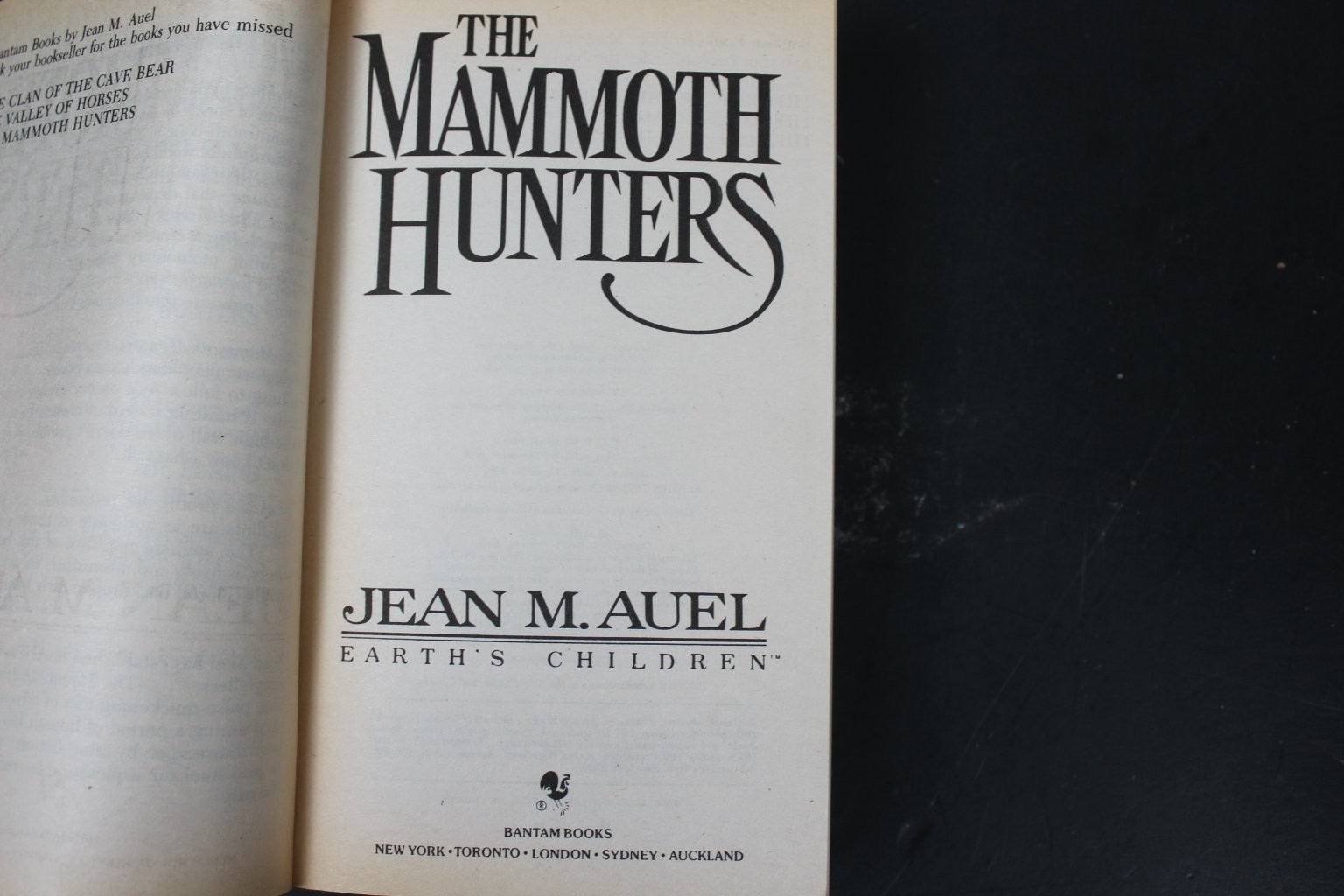 Mammoth Hunters Jean M. Auel 1986 Earth’s Children Saga Bantam Paperback PB
