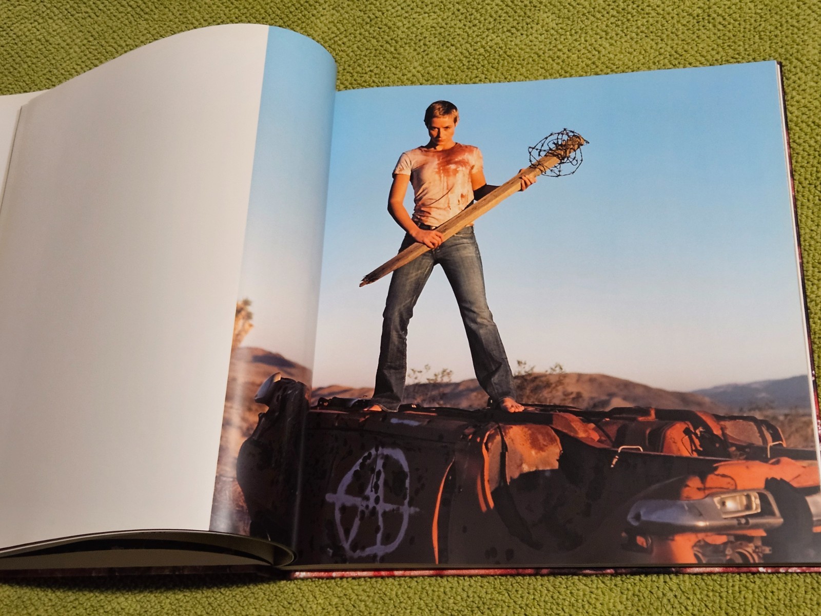 GUTS by Tim Palen RARE Horror/Photography HB Book – Saw Hostel Eli Roth- VF/NM!
