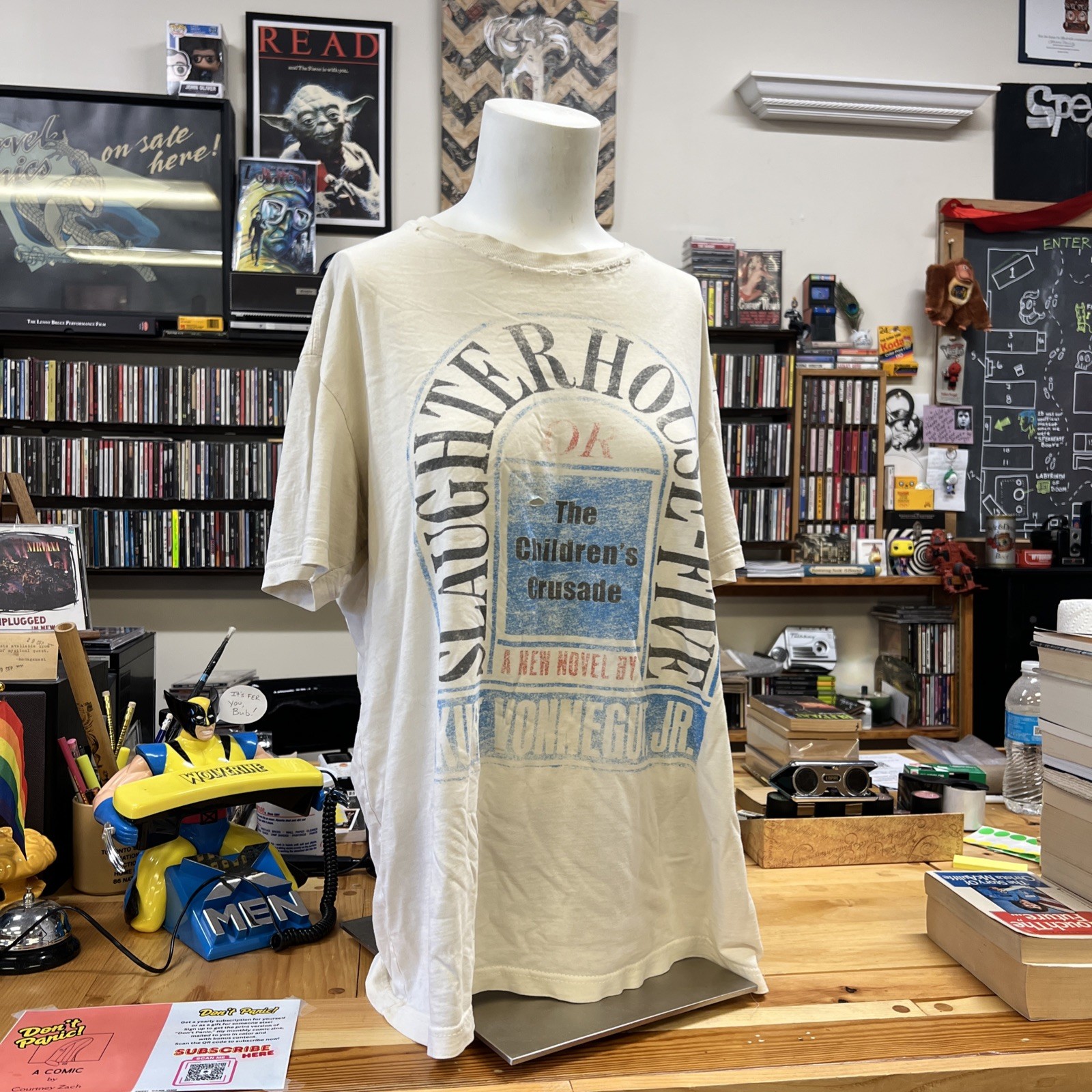 Slaughterhouse-Five Kurt Vonnegut Vintage Out of Print MEDIUM Shirt WORN