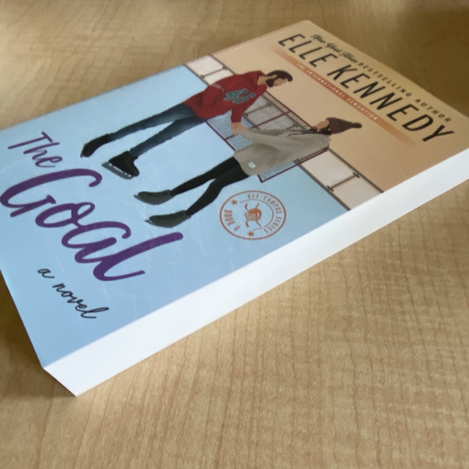 The Goal (Off-Campus) by Elle Kennedy, Bloom Books, YA Romance Novel, PB