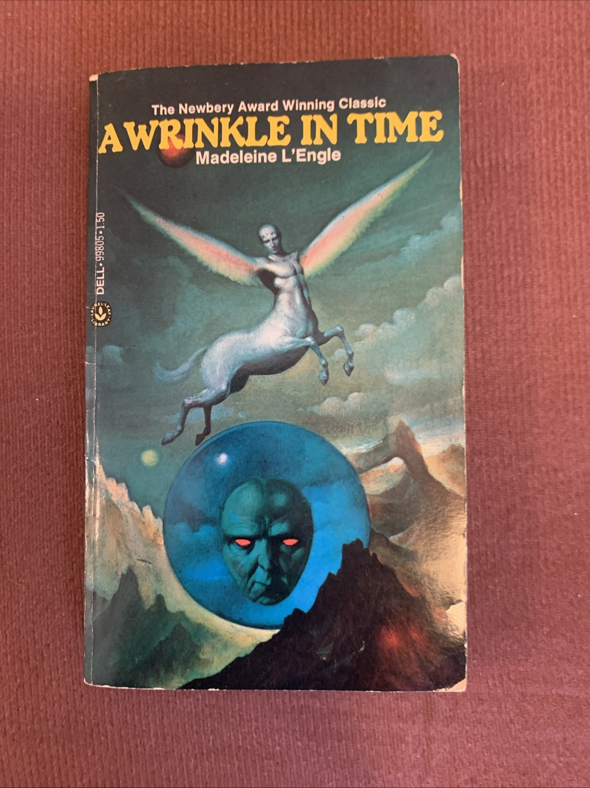 1980 A Wrinkle in Time PAPERBACK Madeleine L’Engle Stranger things S5