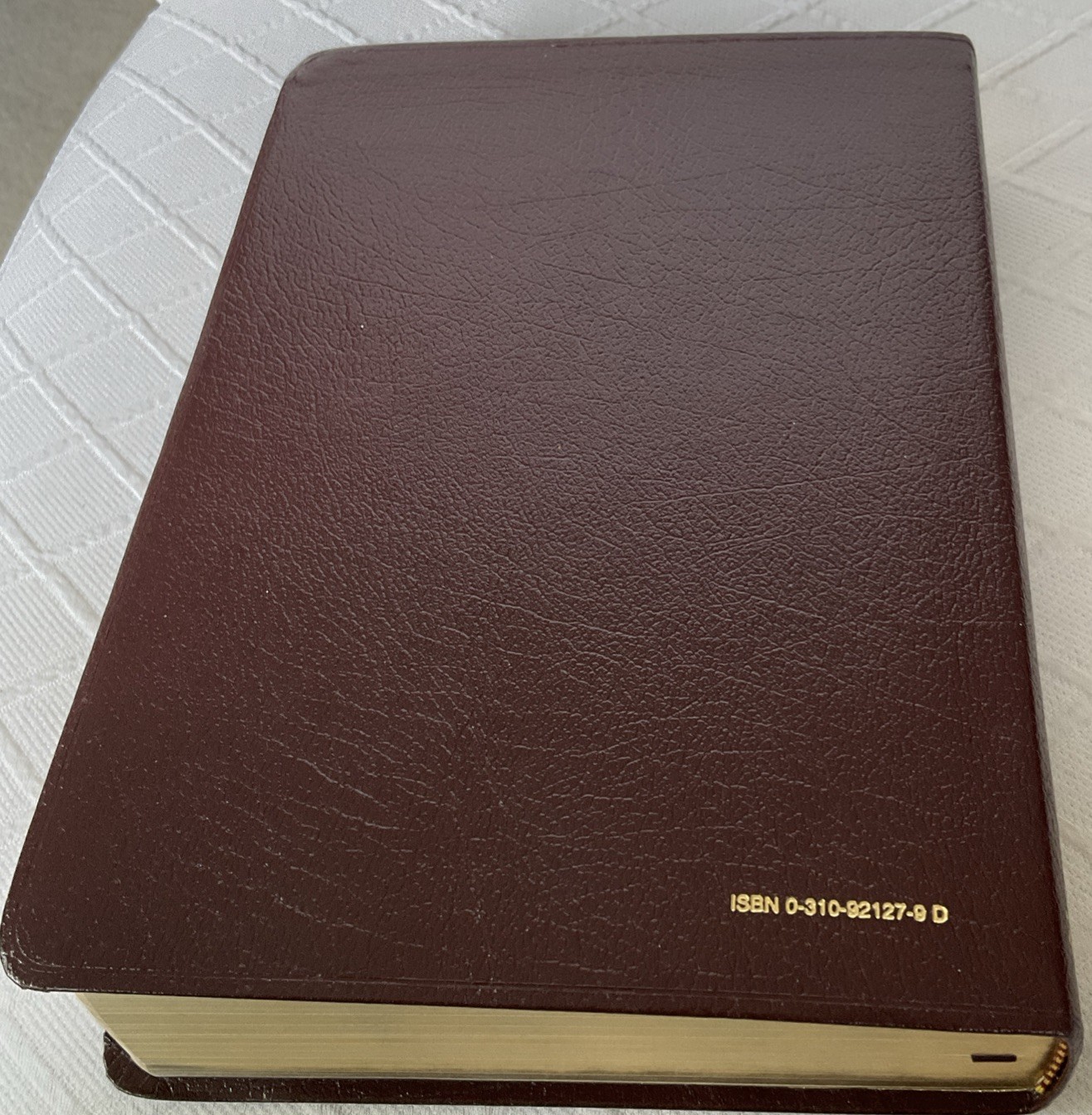 THE KNOWING JESUS STUDY BIBLE. NIB. Burgundy Leather. Free Shipping.
