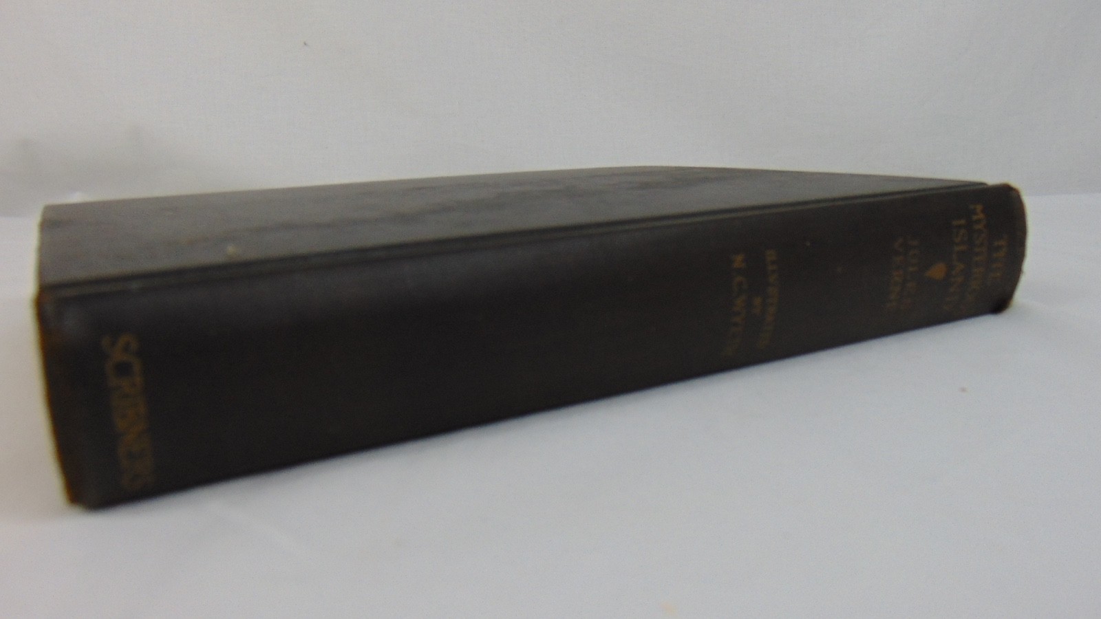 The Mysterious Island Jules Verne Book, Scribner’s, 1918 / 30 Hard cover Book