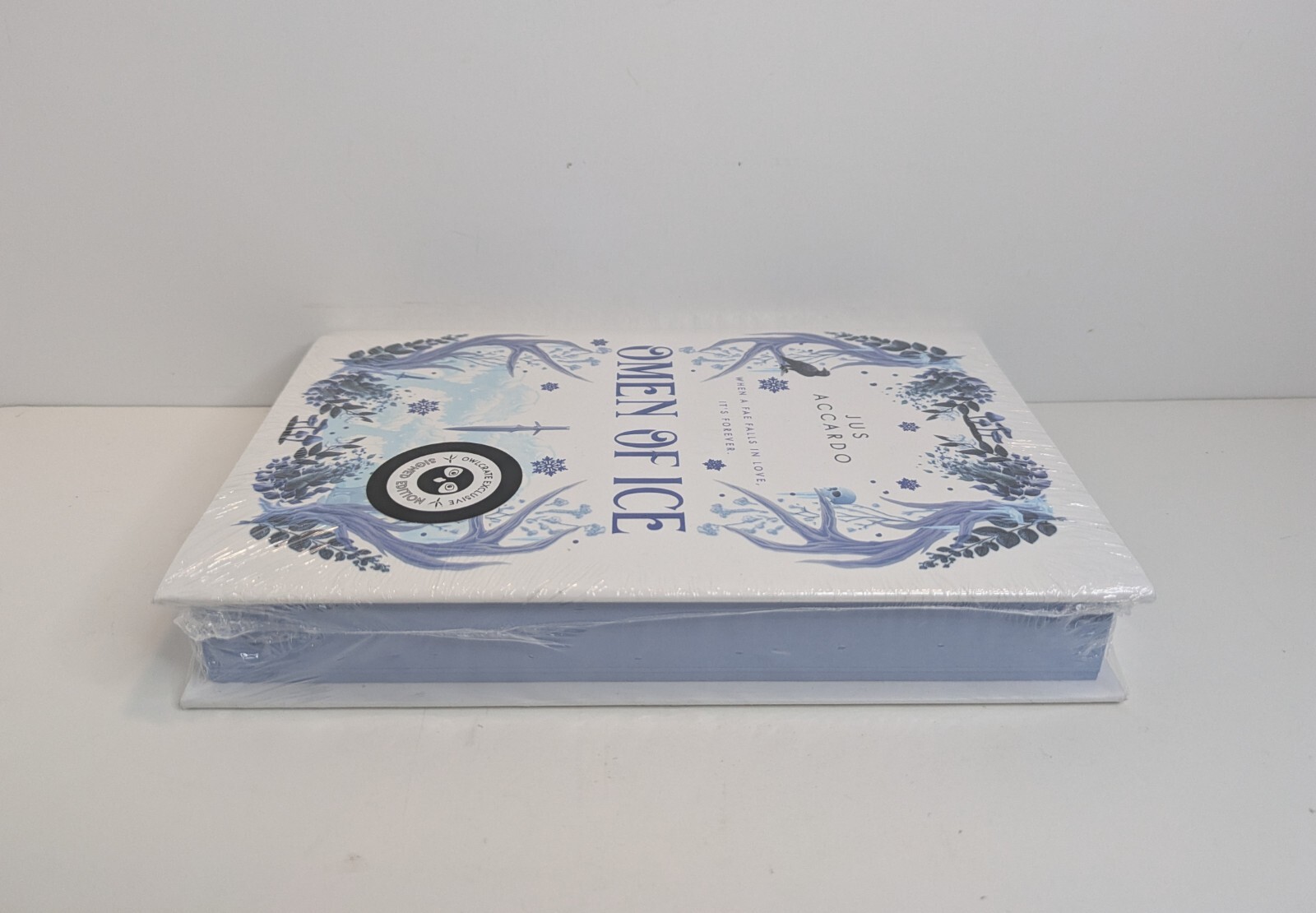JUS ACCARDO, OMEN OF ICE, Hardcover, Owlcrate Exclusive, 2023