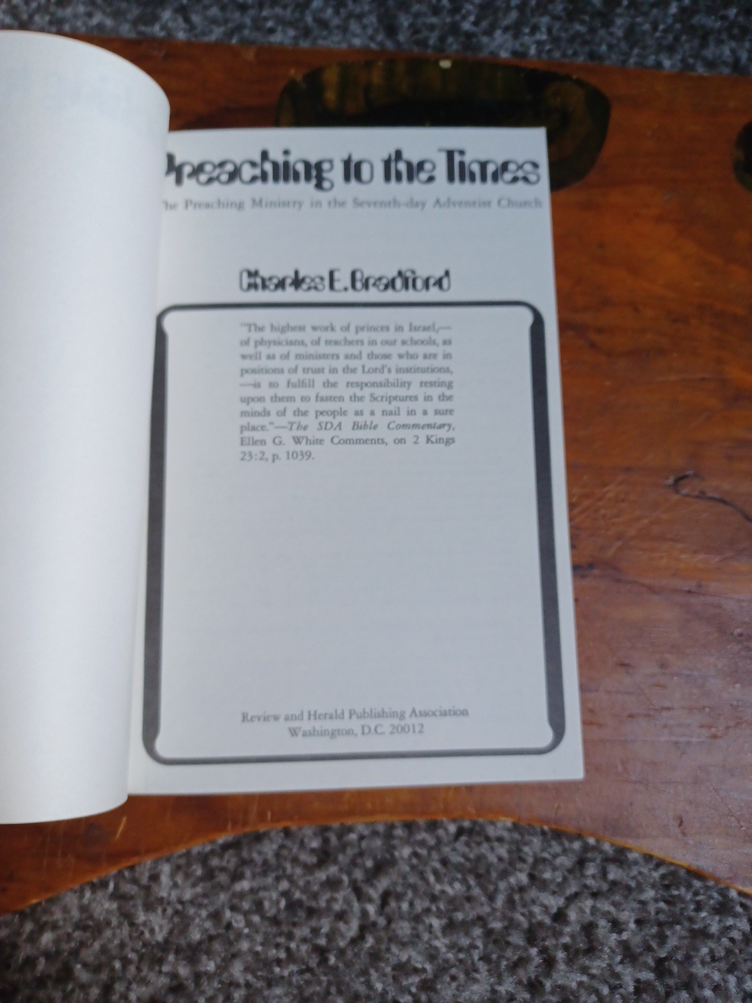 PREACHING TO THE TIMES By Charles E. Bradford Discovery Paperbacks 1975
