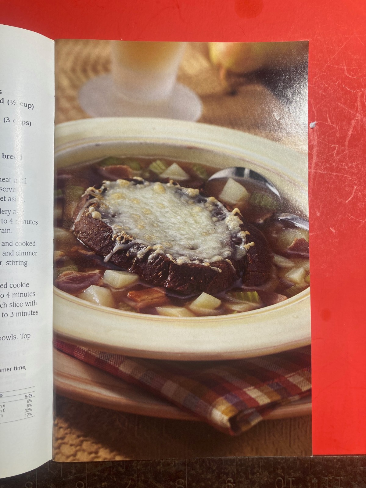 PILLSBURY ONE DISH MEALS RECIPES COOKBOOK 96 PAGES