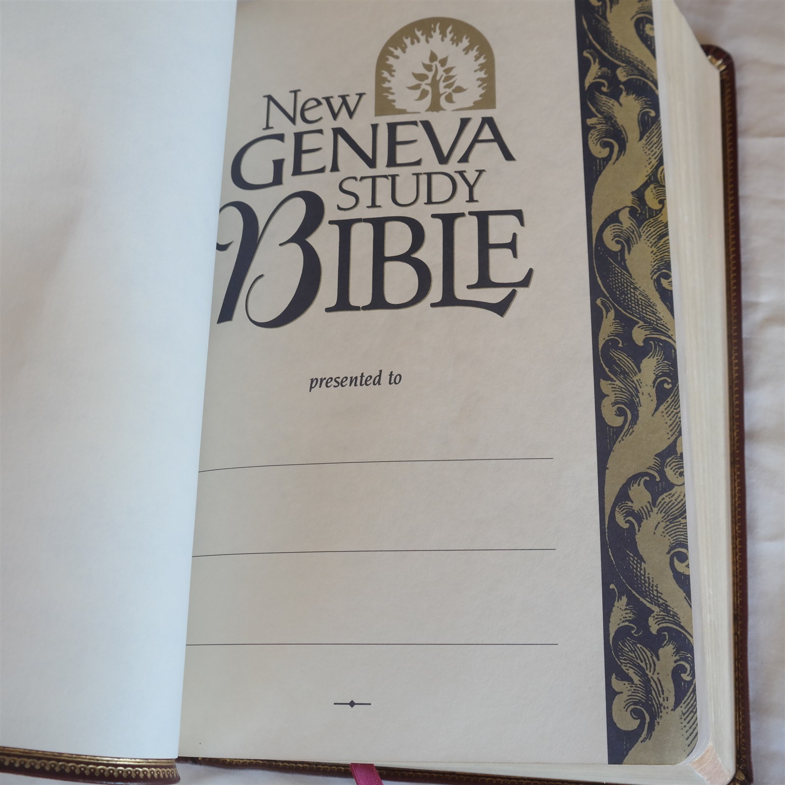 New Geneva Study Bible NKJV Genuine Leather Nelson 2996BG