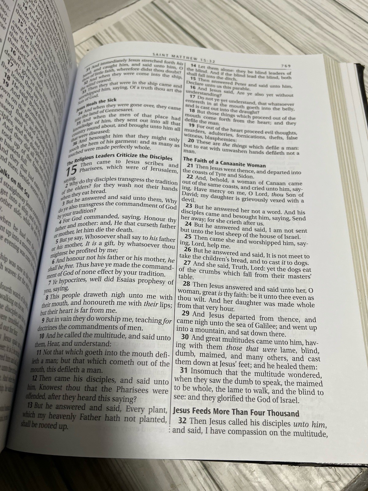 King James Version Edition Family Bible: Faux Leathe…