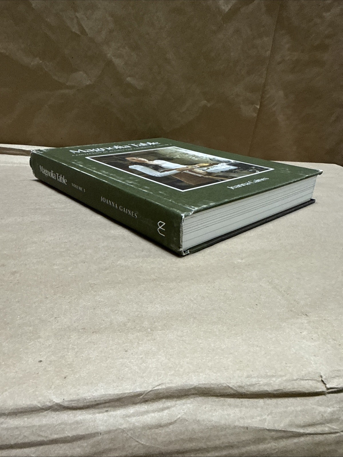 Magnolia Table, Volume 3 Joanna Gains SEE DESCRIPTION