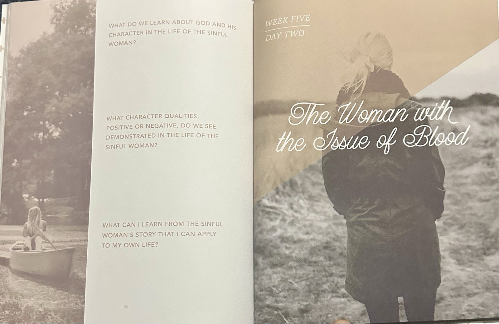 Daughters of Grace | Women of the Bible & the God of Grace The Daily Grace Co.
