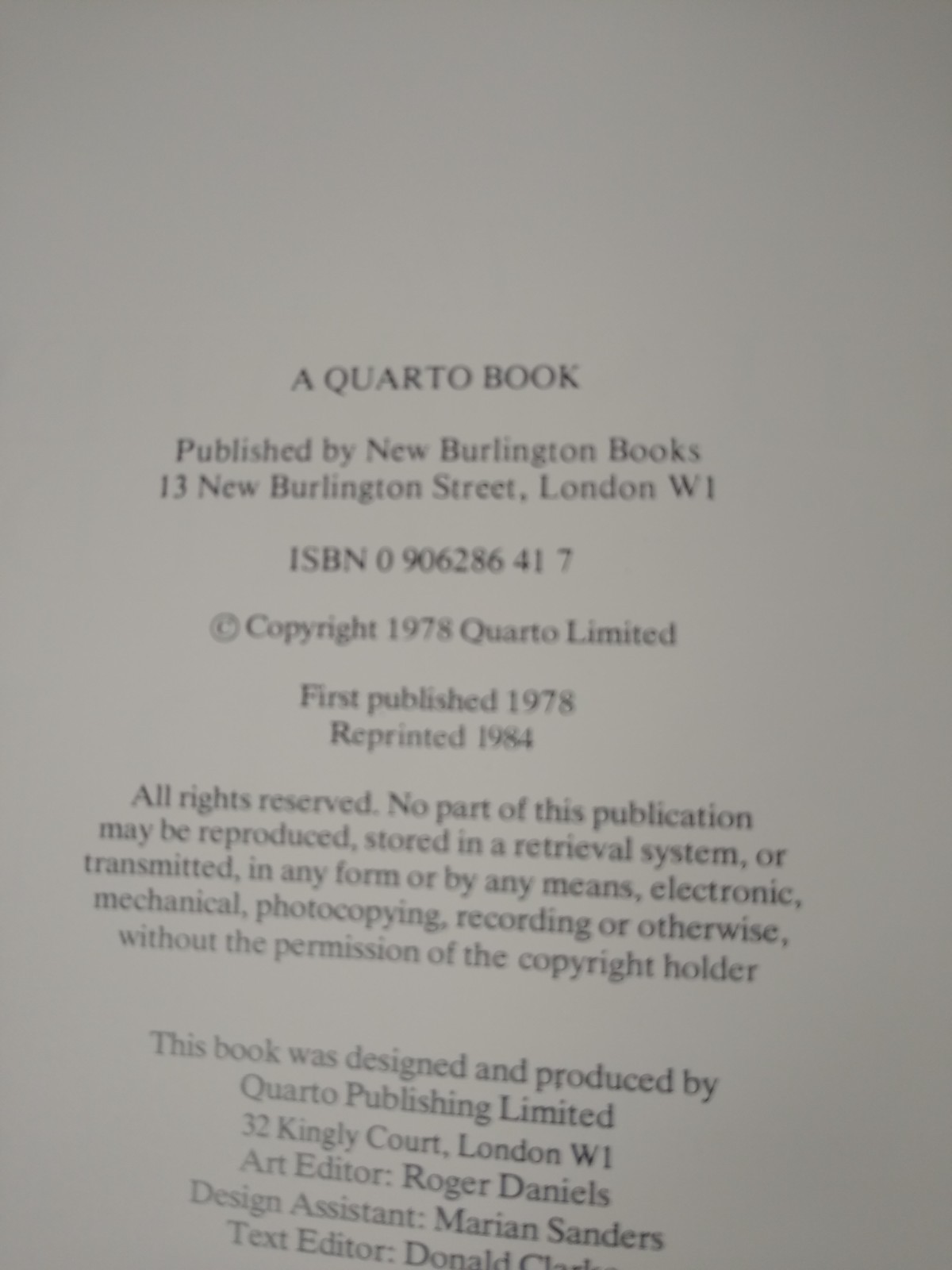 Signed Copy of The Illustrated Encyclopedia of FIREARMS by Ian V. Hogg 1984 RP