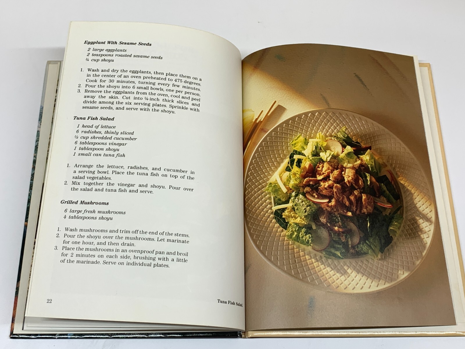 Food in Japan by Jiro Takeshita 1989 Hardcover