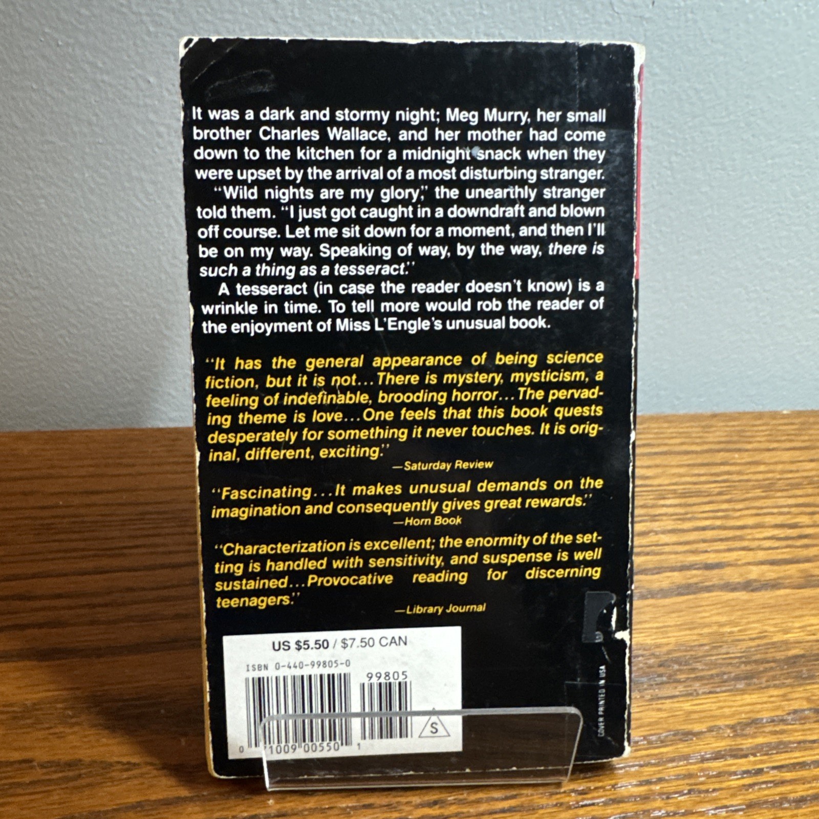 A Wrinkle in Time by Madeleine L’Engle 1976 PB Dell Laurel Leaf STRANGER THINGS