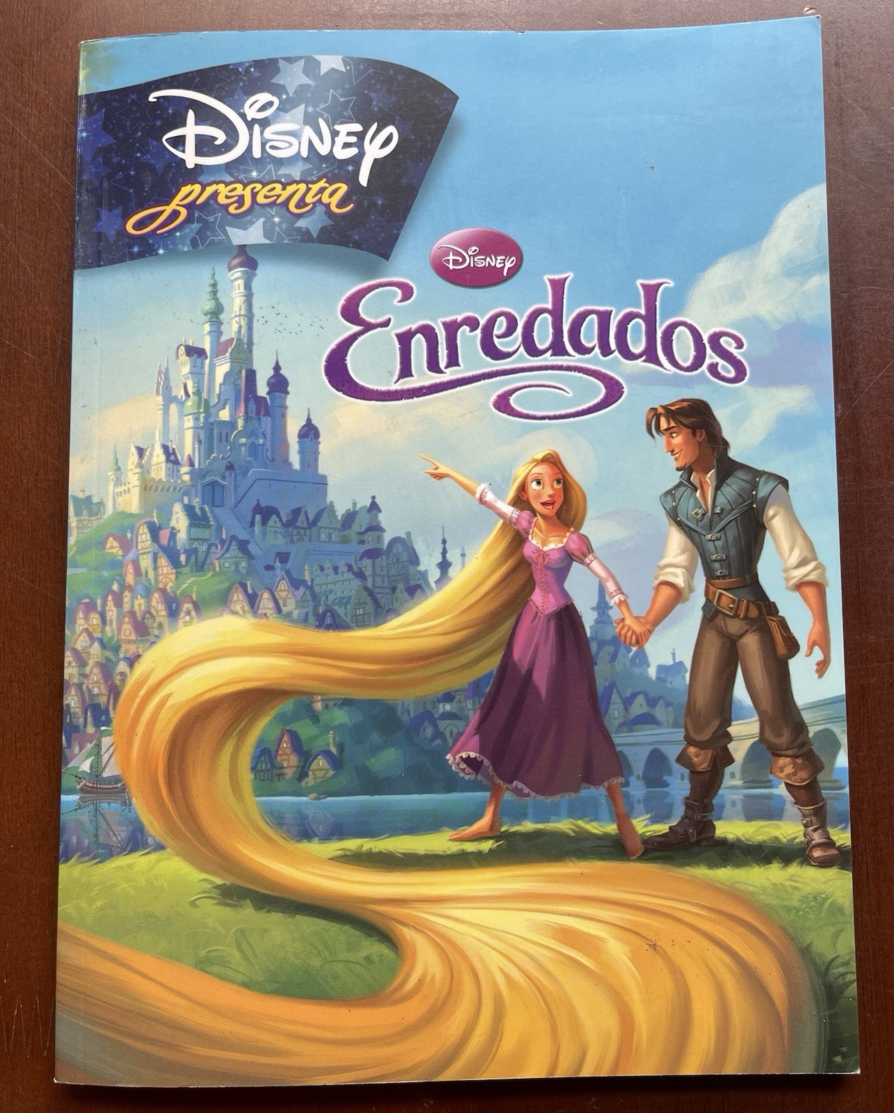 DISNEY PRESENTA ENREDADOS By Disney Libros **Mint Condition**