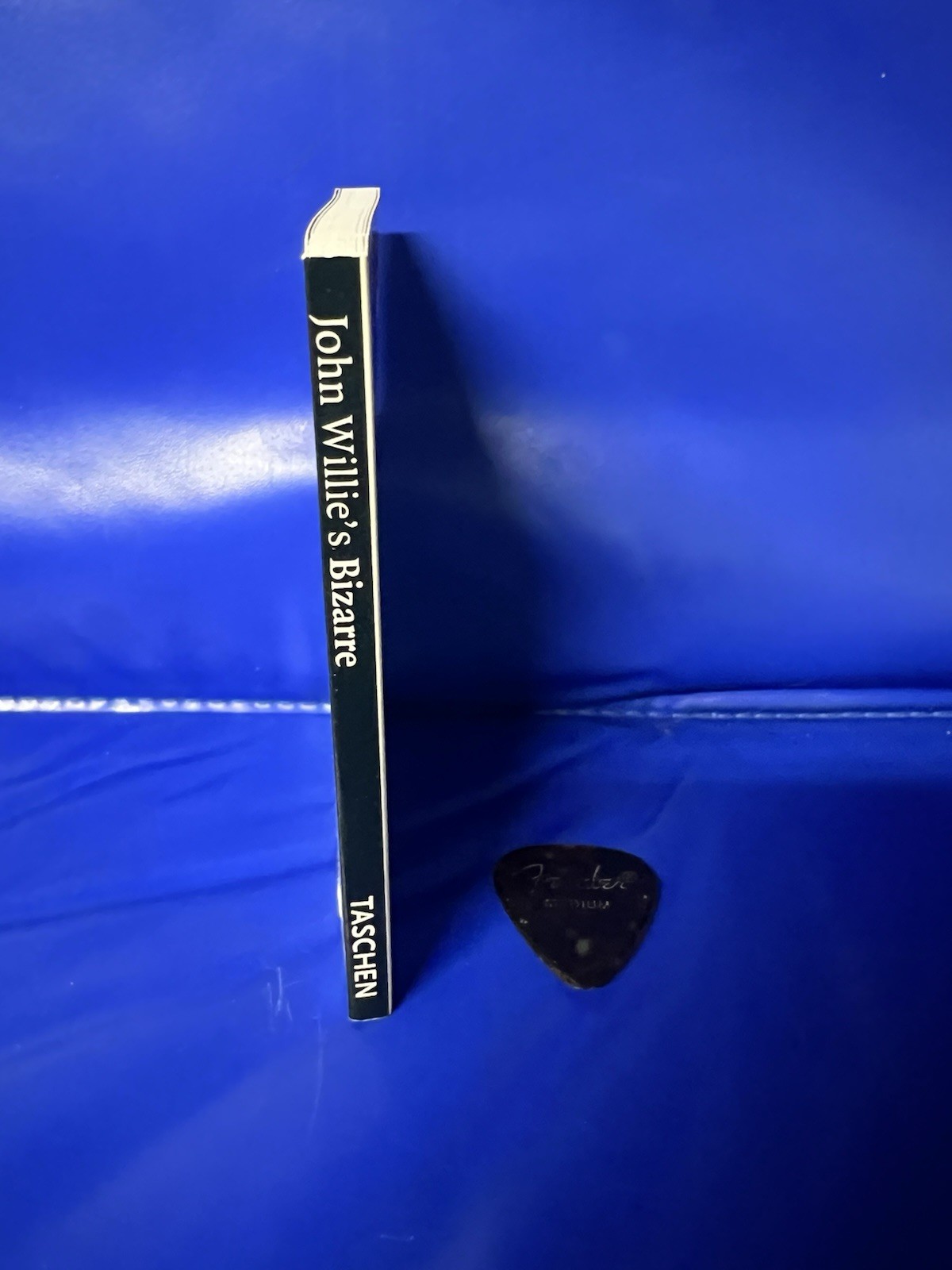 John Willie’s Bizarre [Amuse-gueule]. Taschen Mini-Book. 1996.