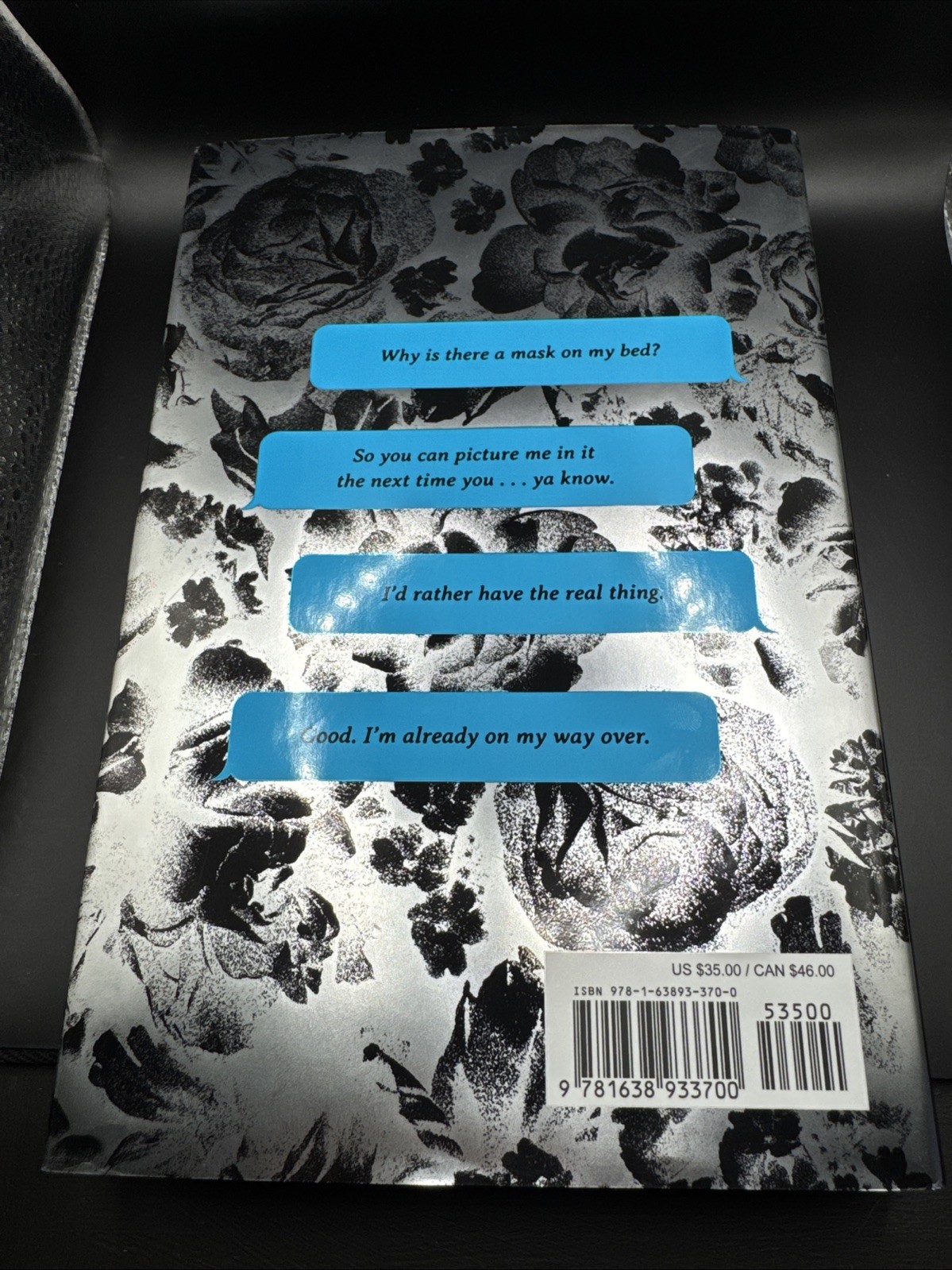 Lights Out Collector’s Edition : An into Darkness Novel by Navessa Allen (2025,