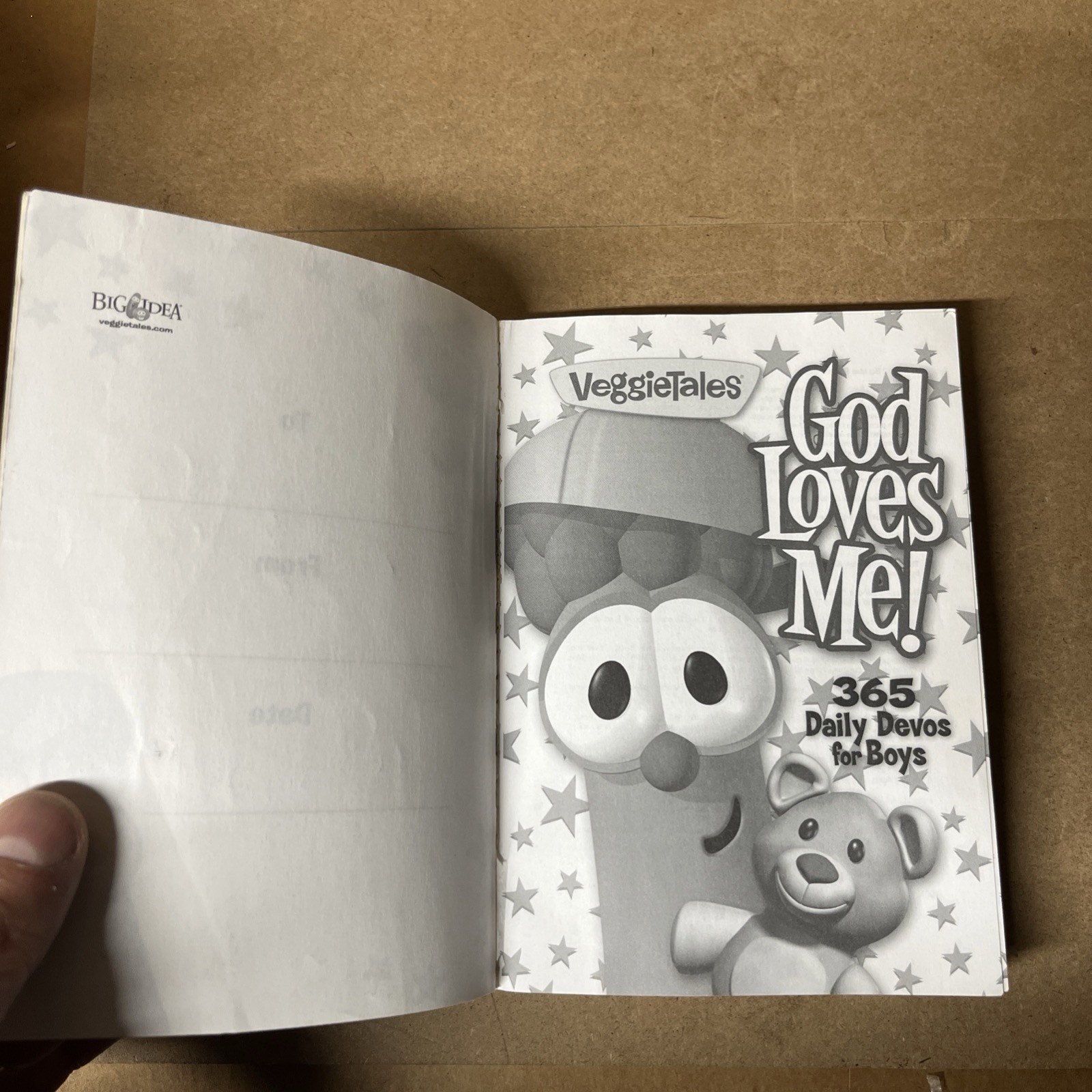 God Loves Me!: 365 Daily Devos for Boys (VeggieTales (Big Idea)) – GOOD