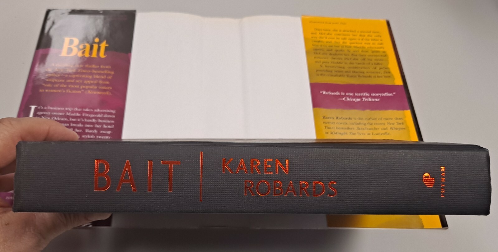 Bait by Karen Robards, 2004 (1st Printing), HC w/DJ, 372 pages