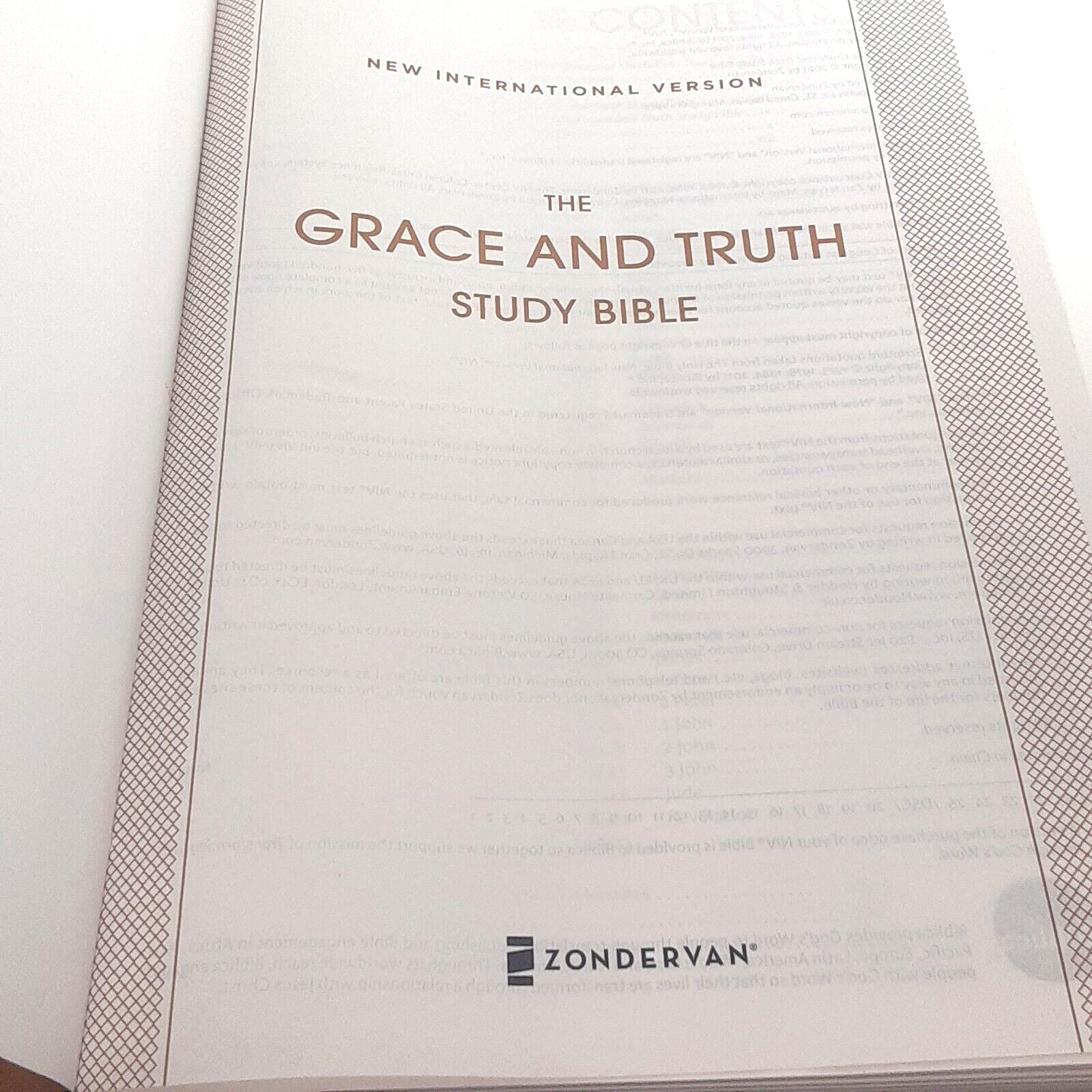 NIV the Grace and Truth Study Bible Easy Read Comfort Print Lay Flat Red Letter