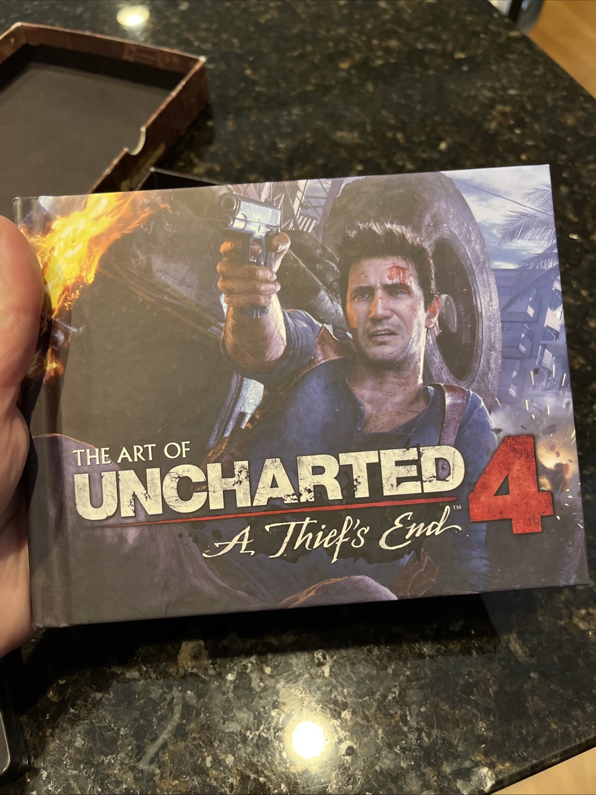 Uncharted 4: A Thief’s End Collector’s Edition Strategy Guide: Book No Game