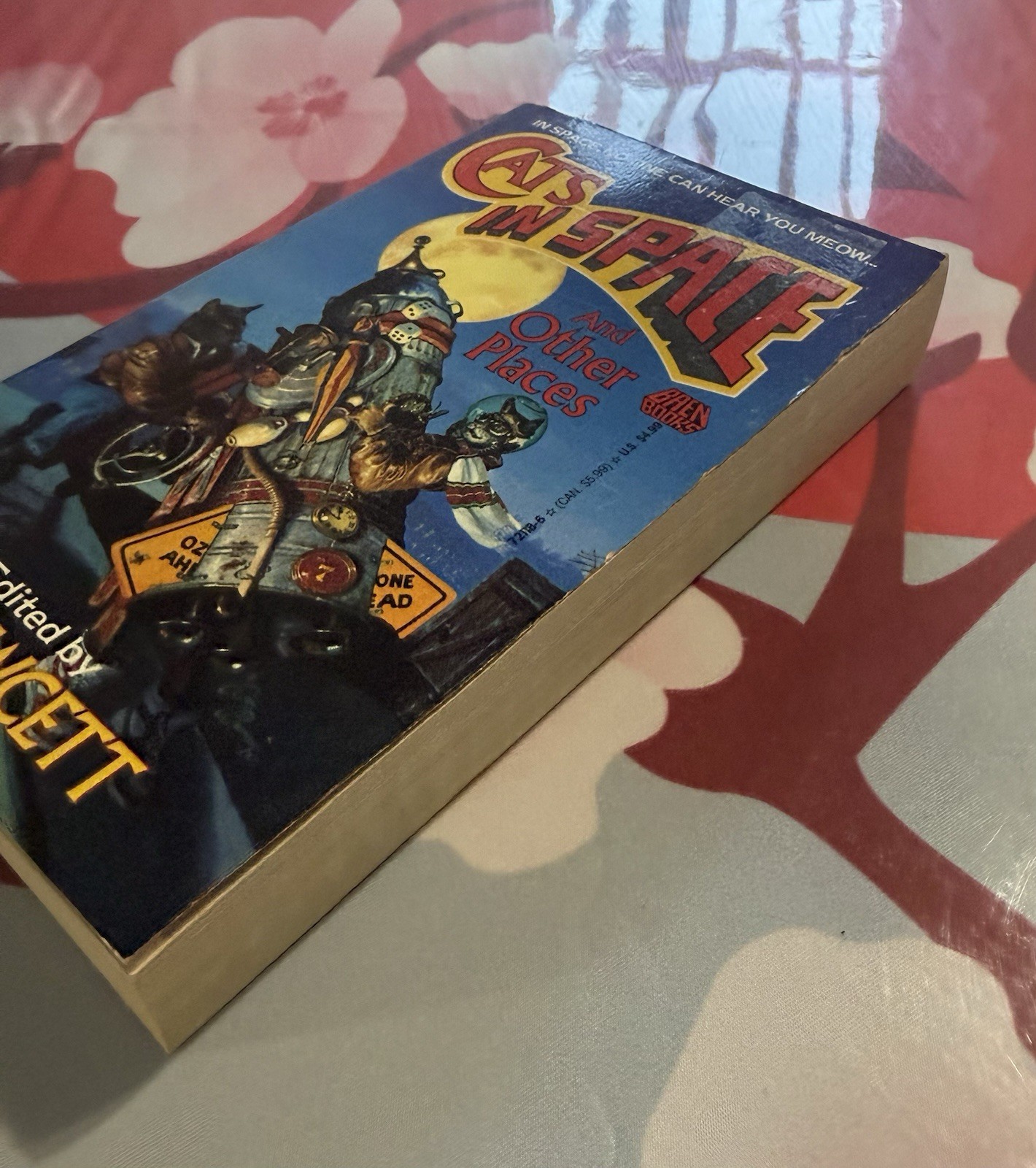 Cats in Space… and Other Places by Bill Fawcett – 1992 1st Baen Paperback.