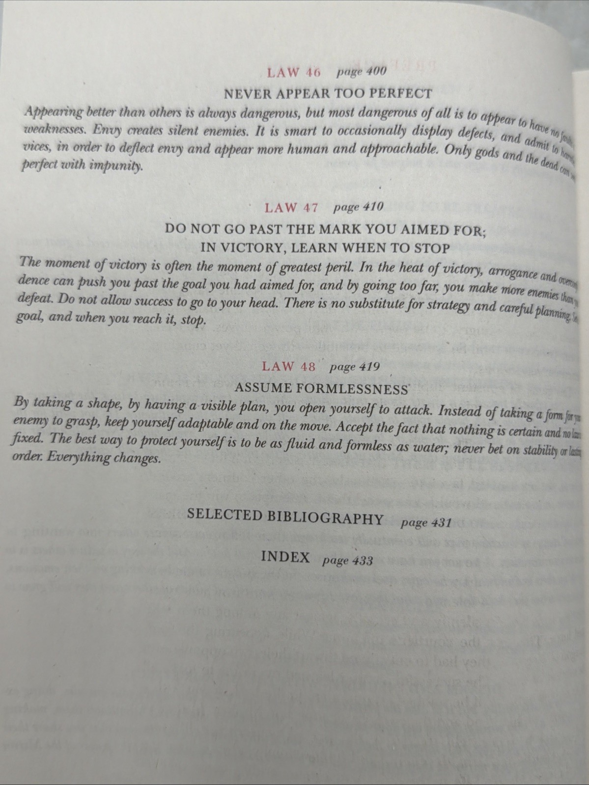 The 48 Laws of Power (The Robert Greene Collection) – Paperback – GOOD CUSTOM