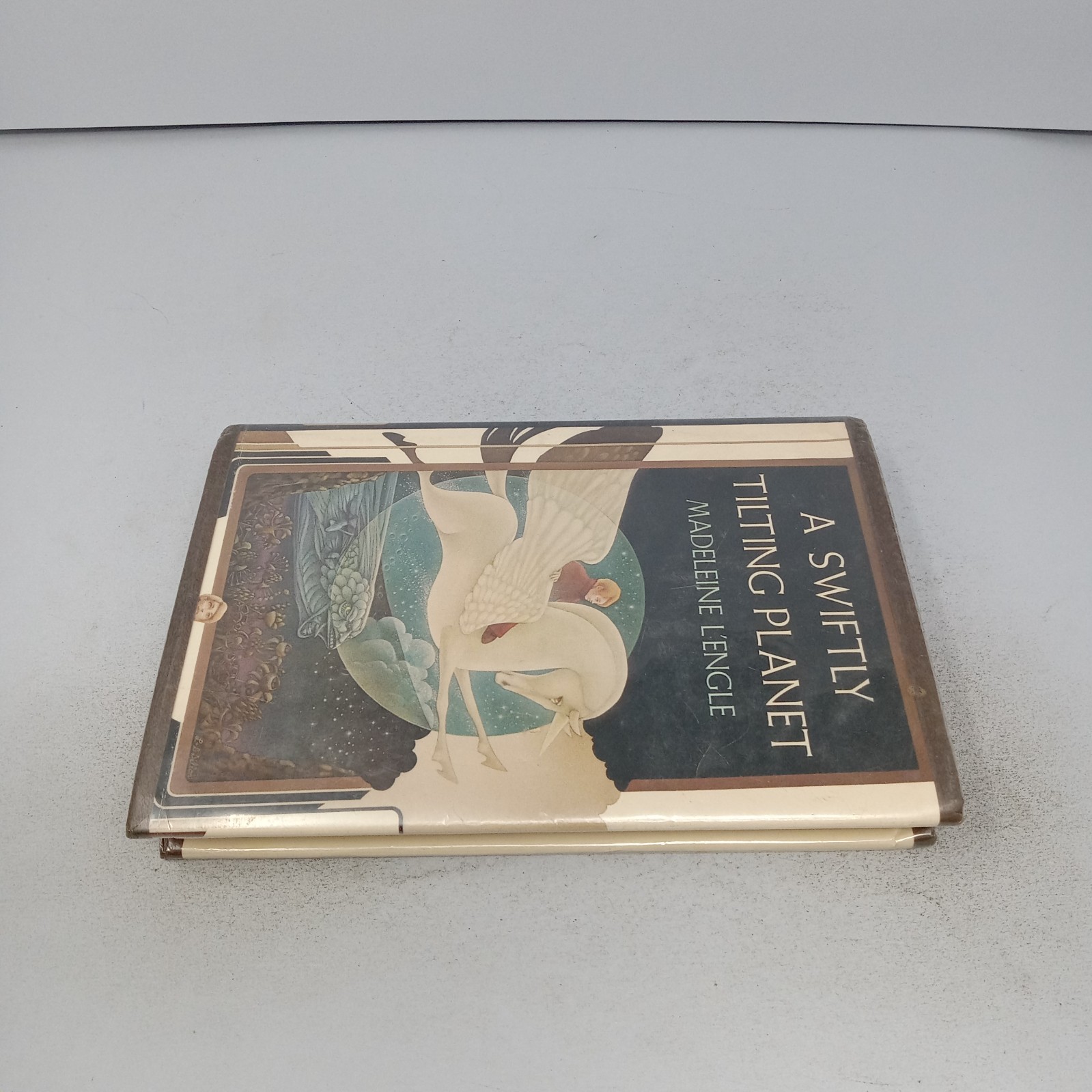 A Swiftly Tilting Planet: 1979 Farrar, Straus & Giroux HC by Madeleine L’Engle
